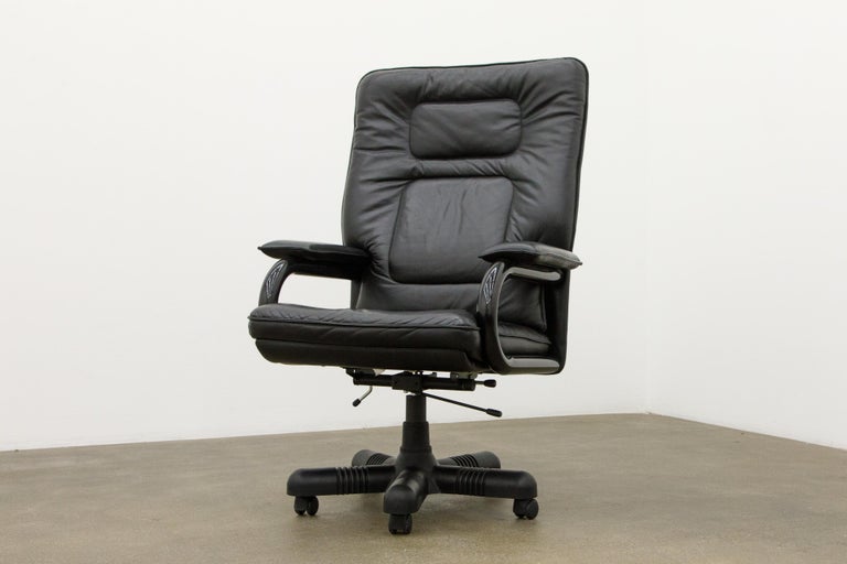 'Big' by Guido Faleschini for Mariani Executive Leather Desk Chair 1980s, Signed For Sale 11