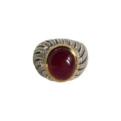 Vintage Big Cabochon Ruby and Diamonds 18 Karat Yellow and White Gold Ring