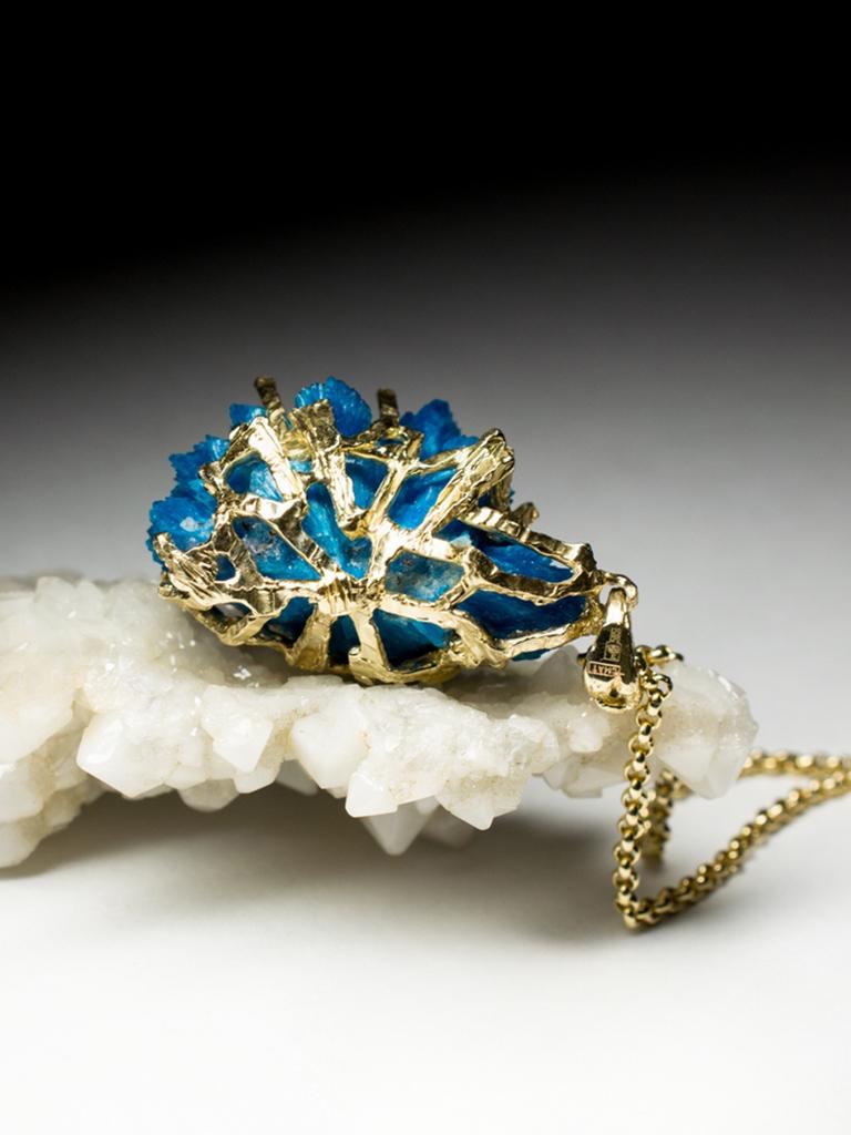 Women's or Men's Big Cavansite Crystals Yellow Gold Pendant Azure Blue Raw Uncut Gemstone Healing For Sale
