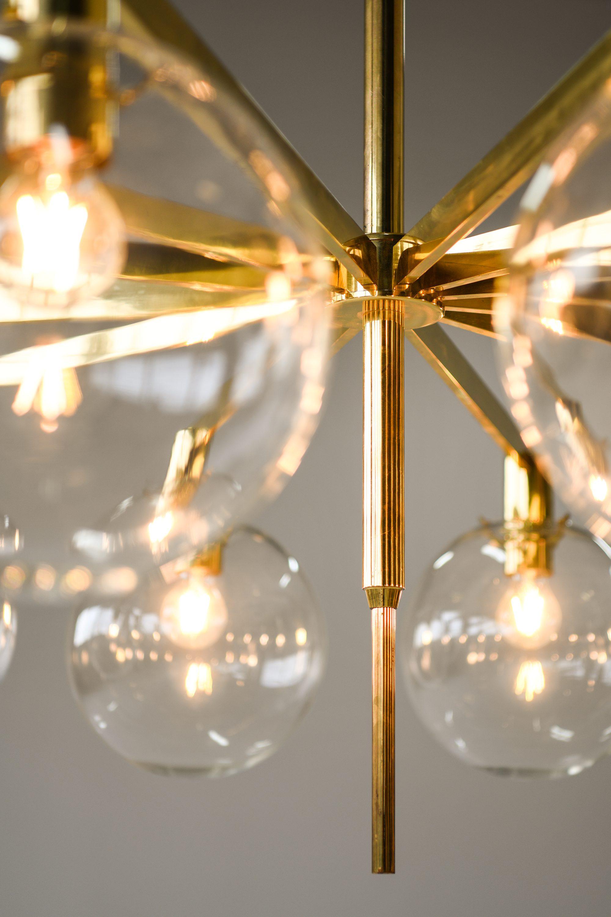 Grande lampada da soffitto in ottone e vetro trasparente originale di Hans-Agne Jakobsson, anni '50 in vendita 6