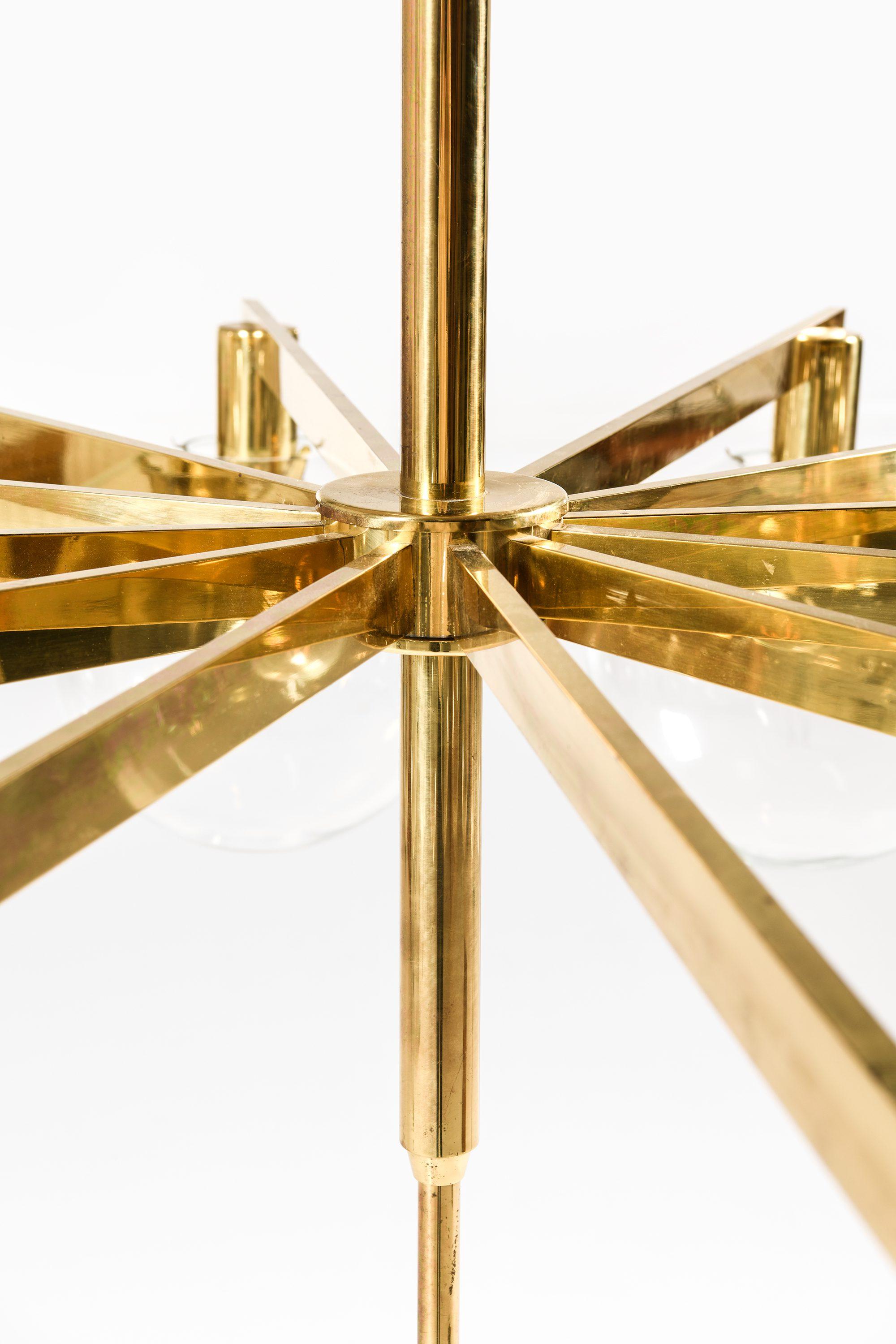 XX secolo Grande lampada da soffitto in ottone e vetro trasparente originale di Hans-Agne Jakobsson, anni '50 in vendita