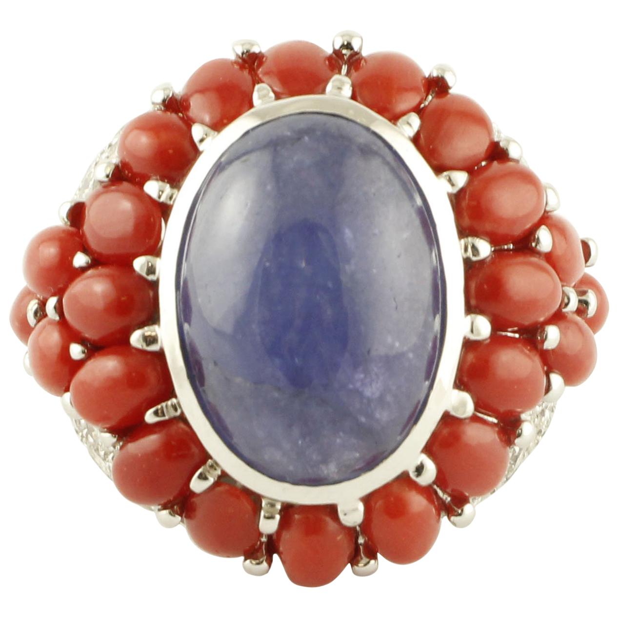 Bague centrale en or blanc 14 carats, diamants et corail