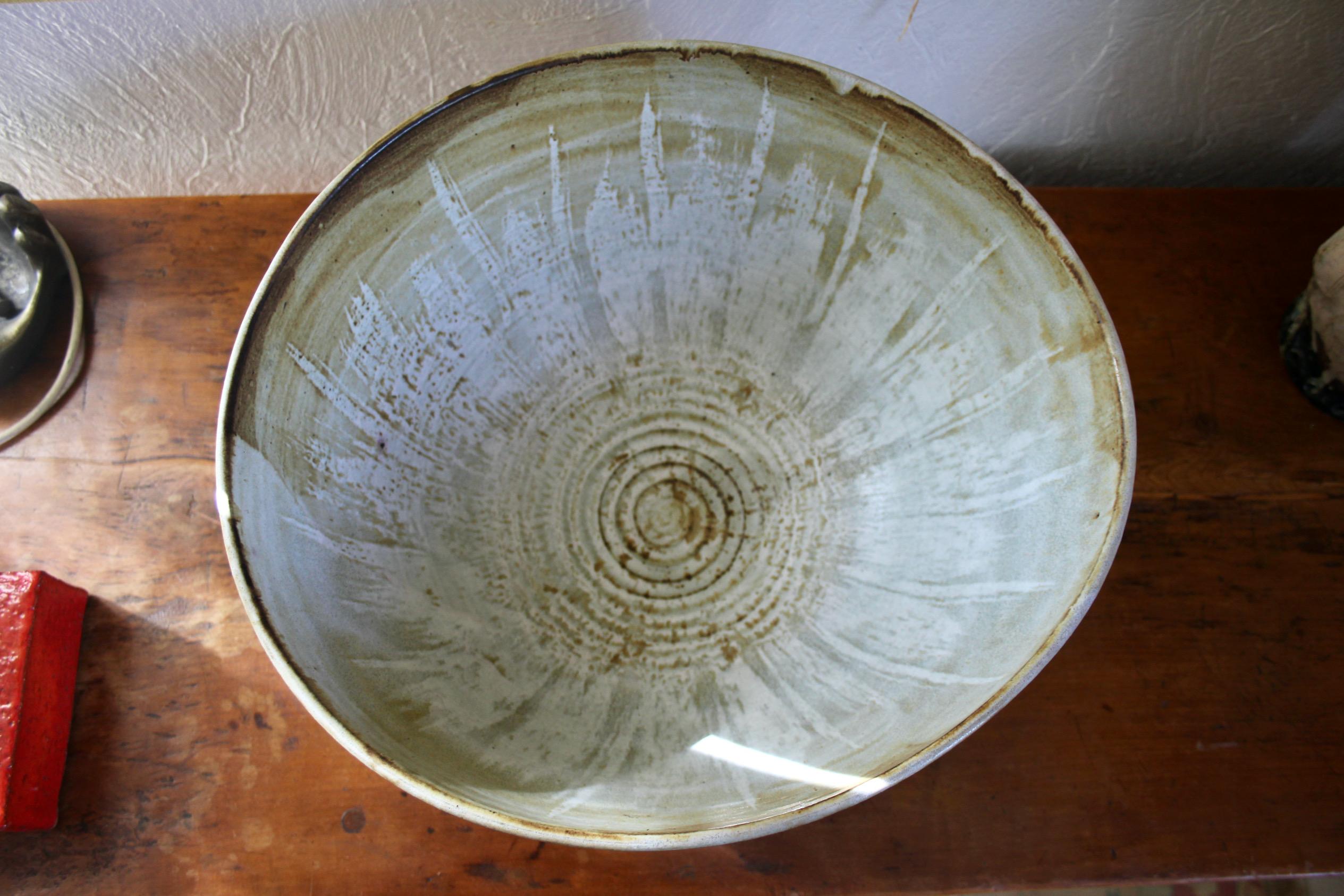 Cuenco decorativo grande de cerámica en venta 1