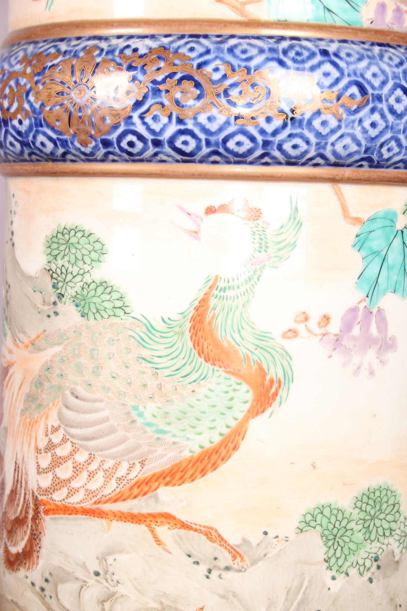 Big ceramic table lamp.