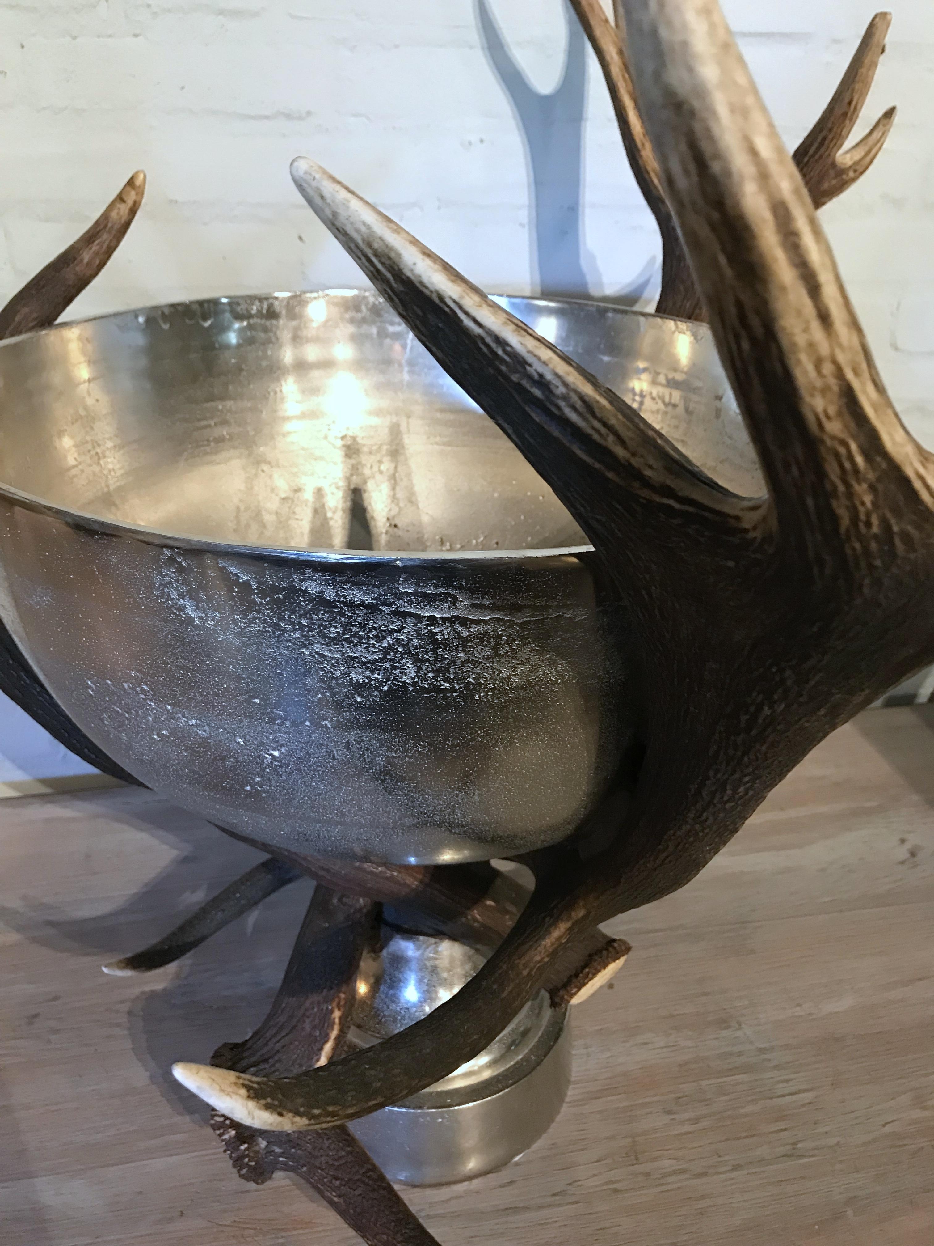 Big Champagne Cooler Made of Red Deer Antler In Excellent Condition In Eindhoven, NL