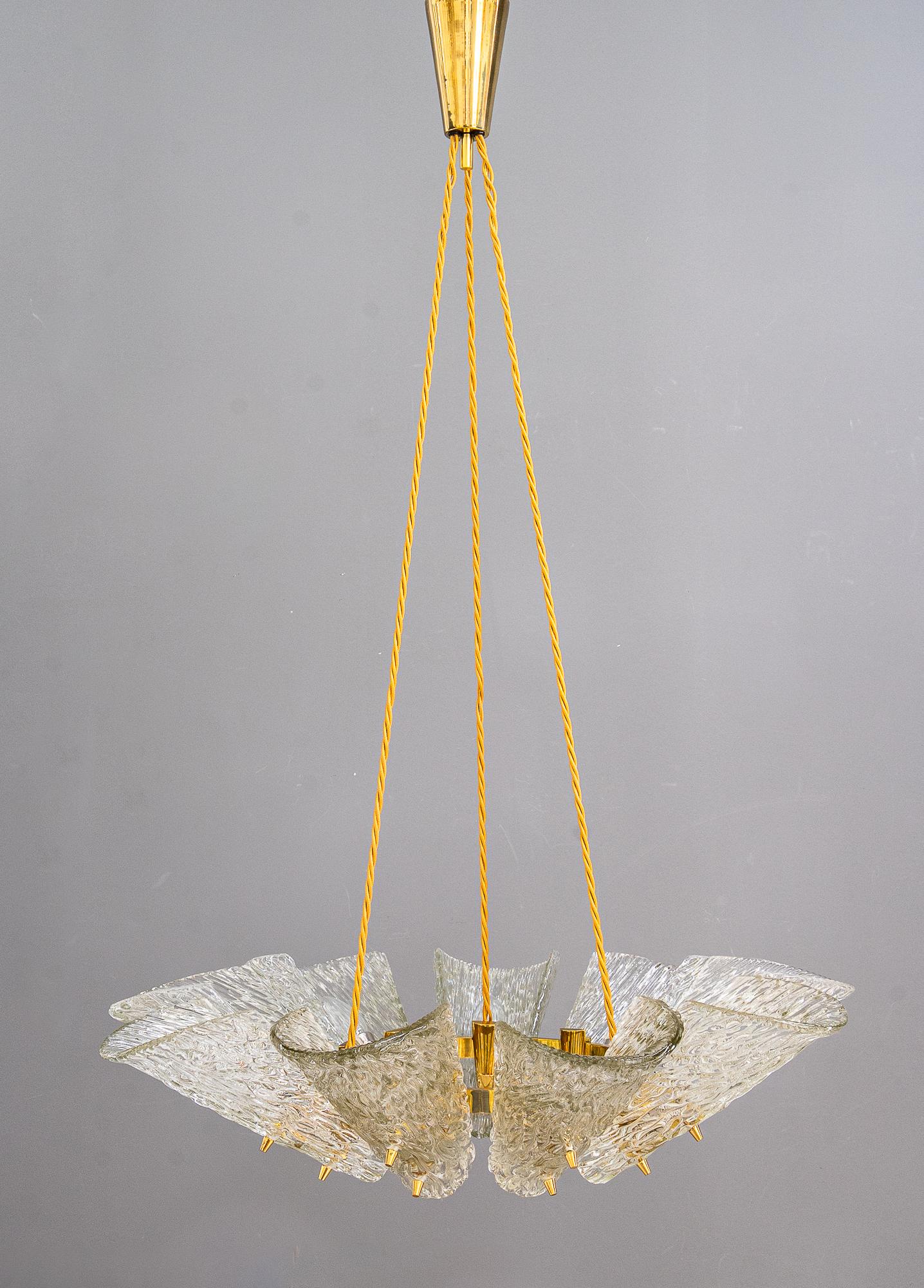 Big chandelier by J.T. Kalmar with structure glass around 1950s
Original condition
Only the wire is changed ( new )