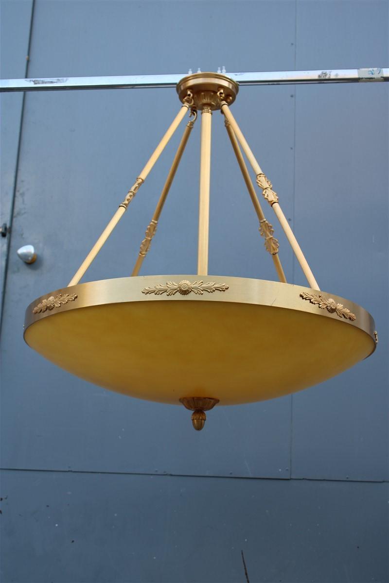 Big Classic Round Italian Chandelier Brass Gold Yellow Glass Italian Design 1970 For Sale 7