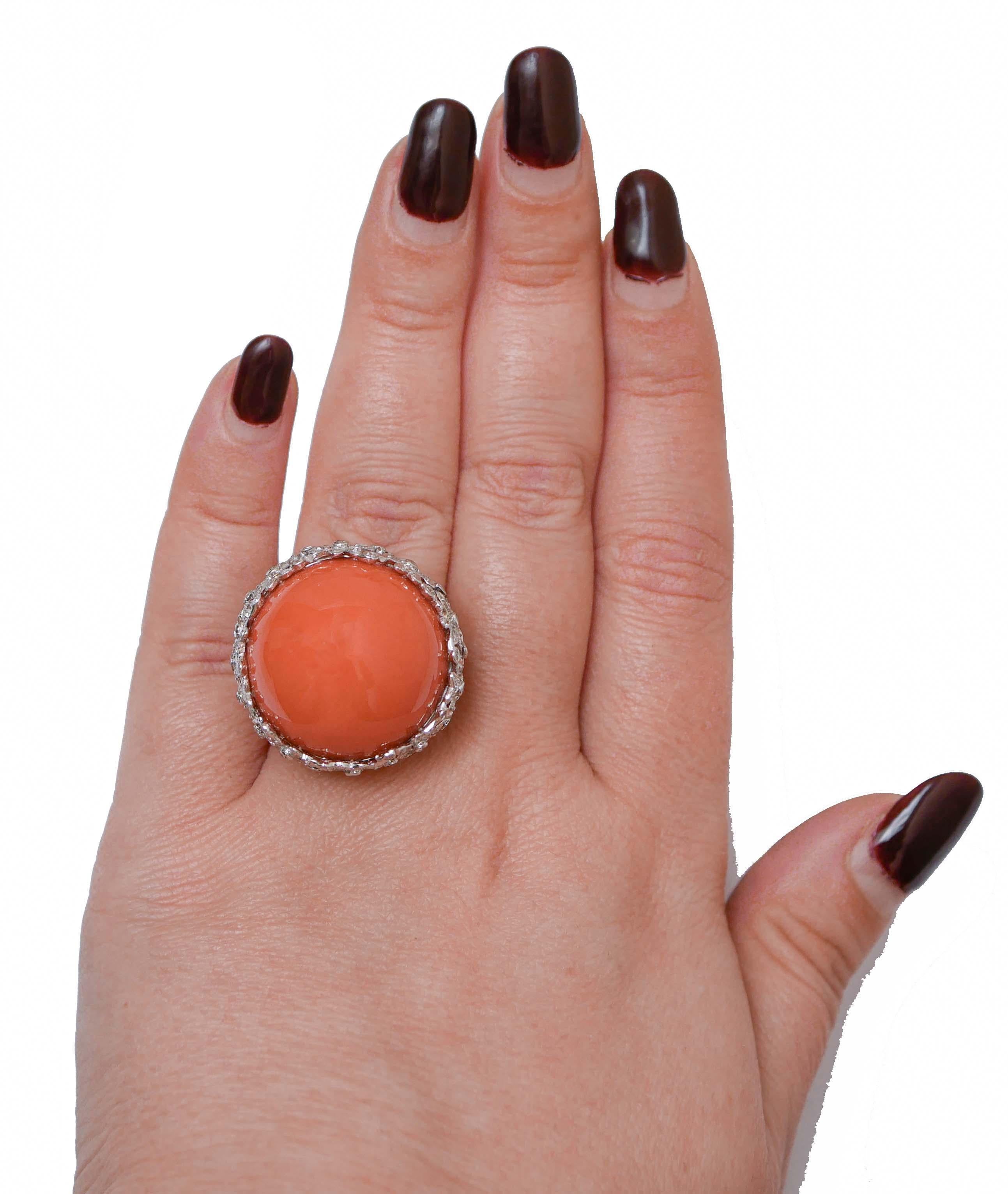 Big Coral, Diamonds, 18 Karat White Gold Ring. In Good Condition In Marcianise, Marcianise (CE)
