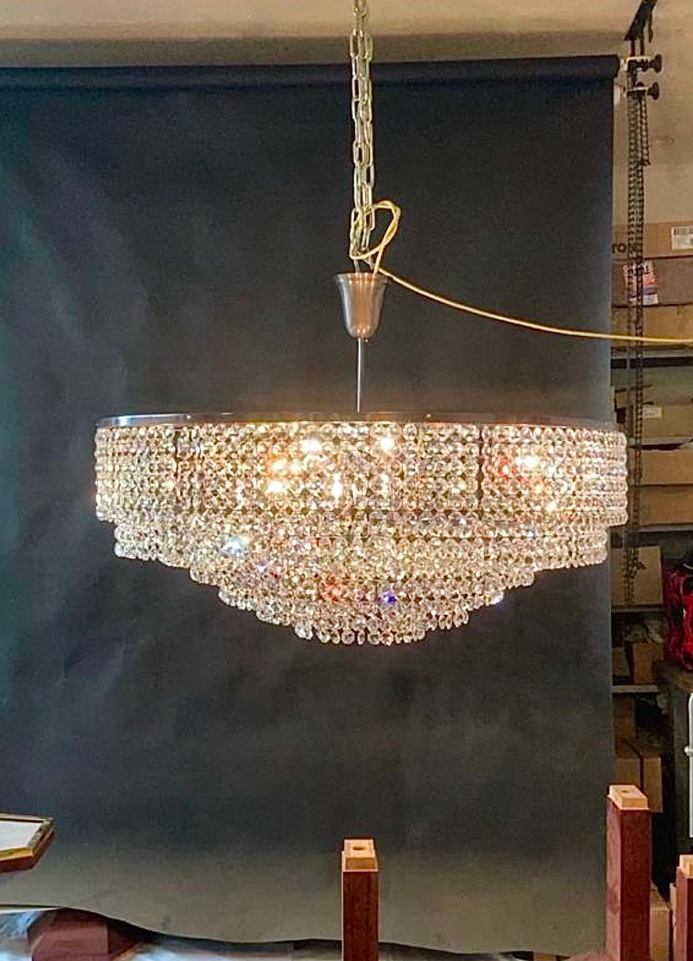 Gran araña de cristal al estilo de los años 60 Reedición Siglo XXI y contemporáneo en venta