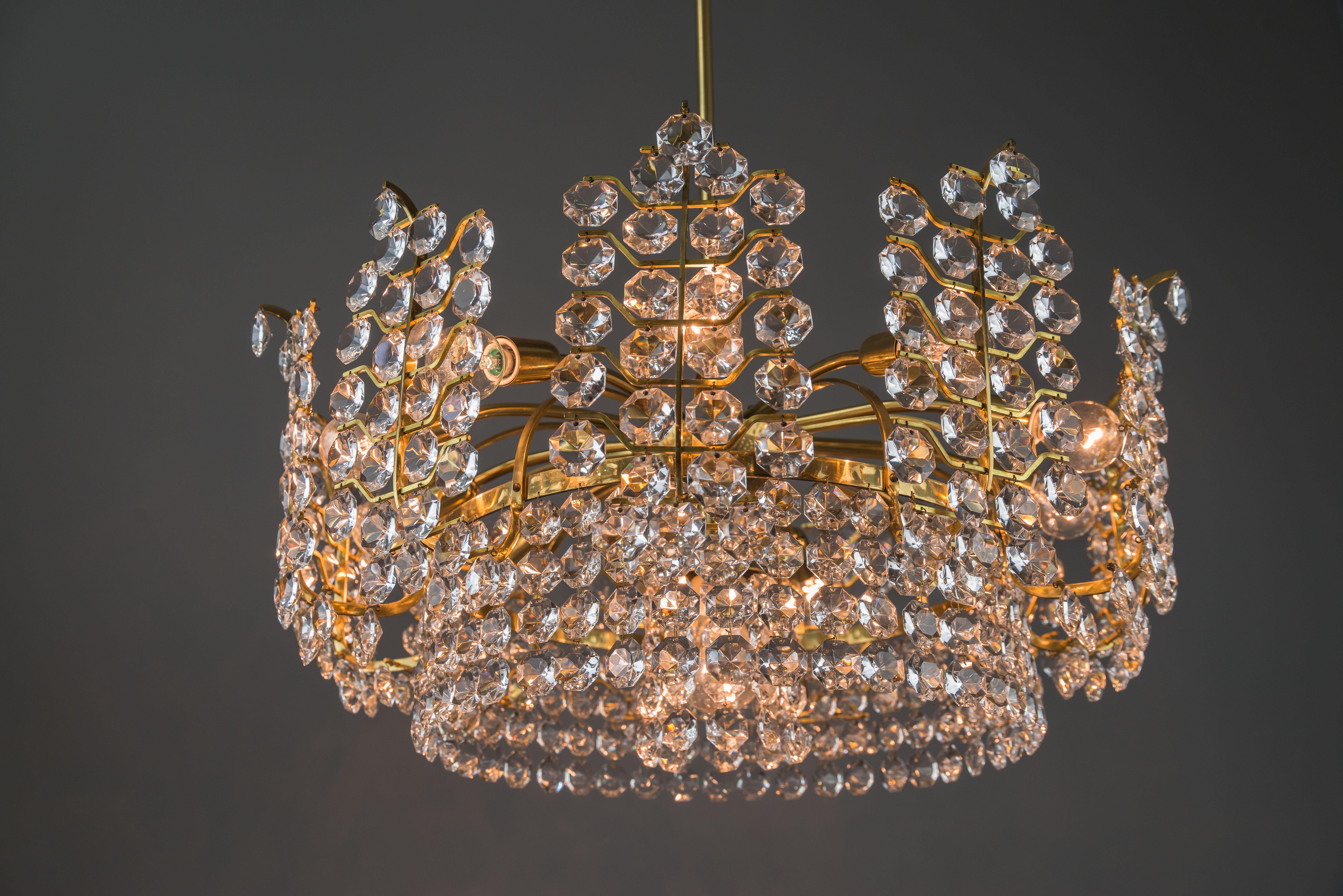 Big Crystal Glass Bakalowits Chandelier, Vienna, 1950s For Sale 1