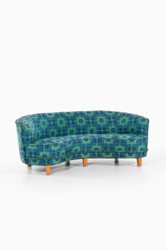 Big Curved Sofa in Beech and Fabric Attributed to Otto Schulz, 1930's