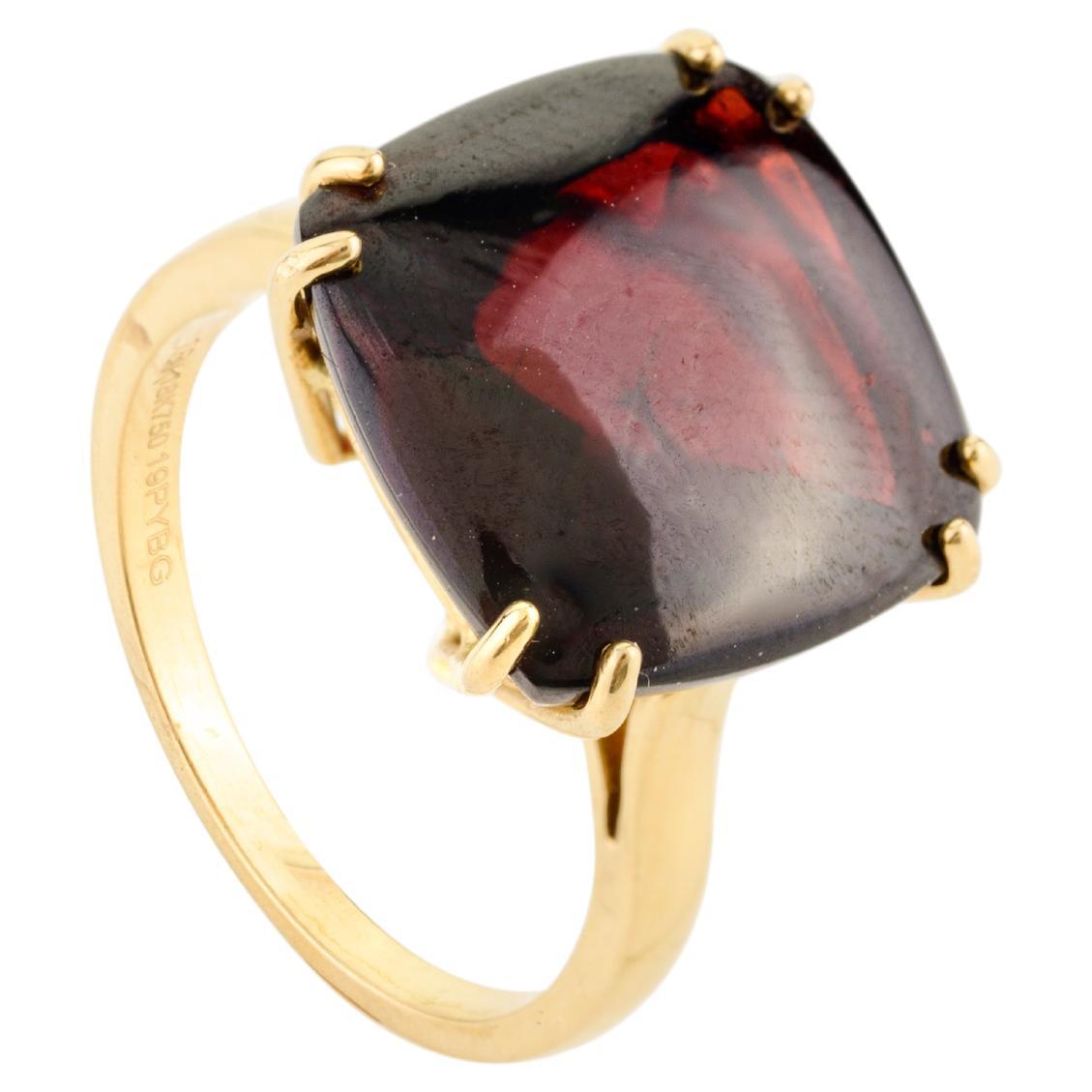 Großer Kissenschliff 13,91 Karat Granat Solitär Cocktail-Ring aus 18 Karat Gelbgold