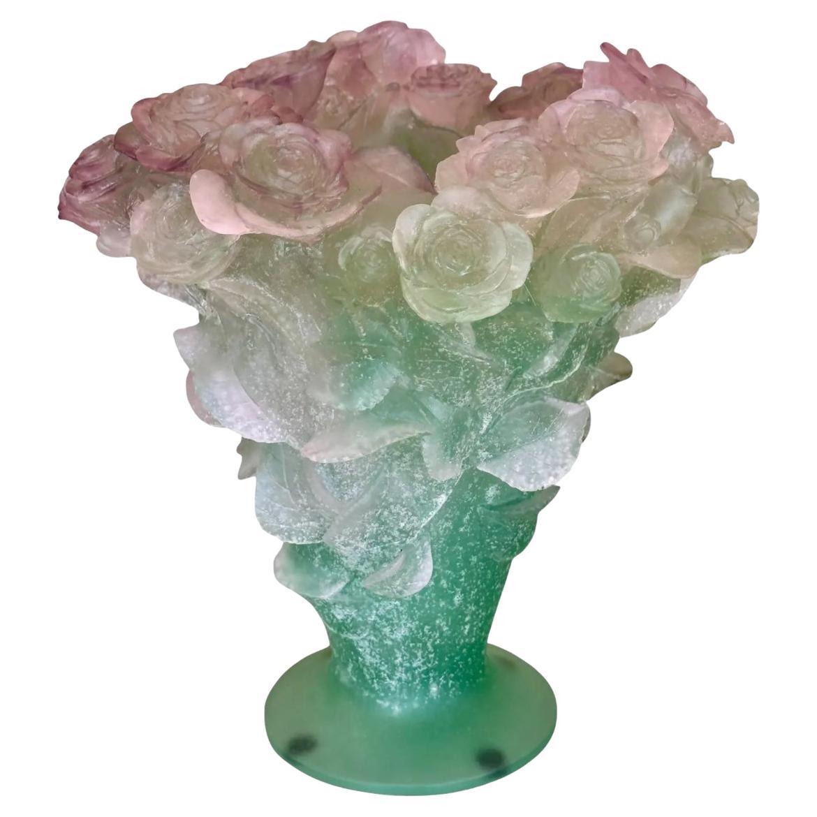 Gran jarrón de cristal Daum rosa y verde con rosas Pate-De-Verre
