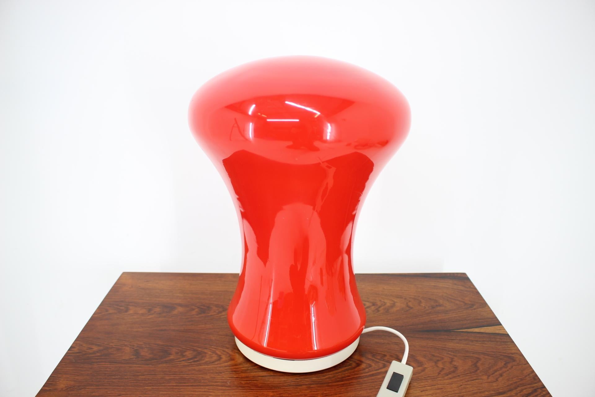 Big Design Hotel Tischlampe aus rotem Glas:: 1970er Jahre (Ende des 20. Jahrhunderts) im Angebot