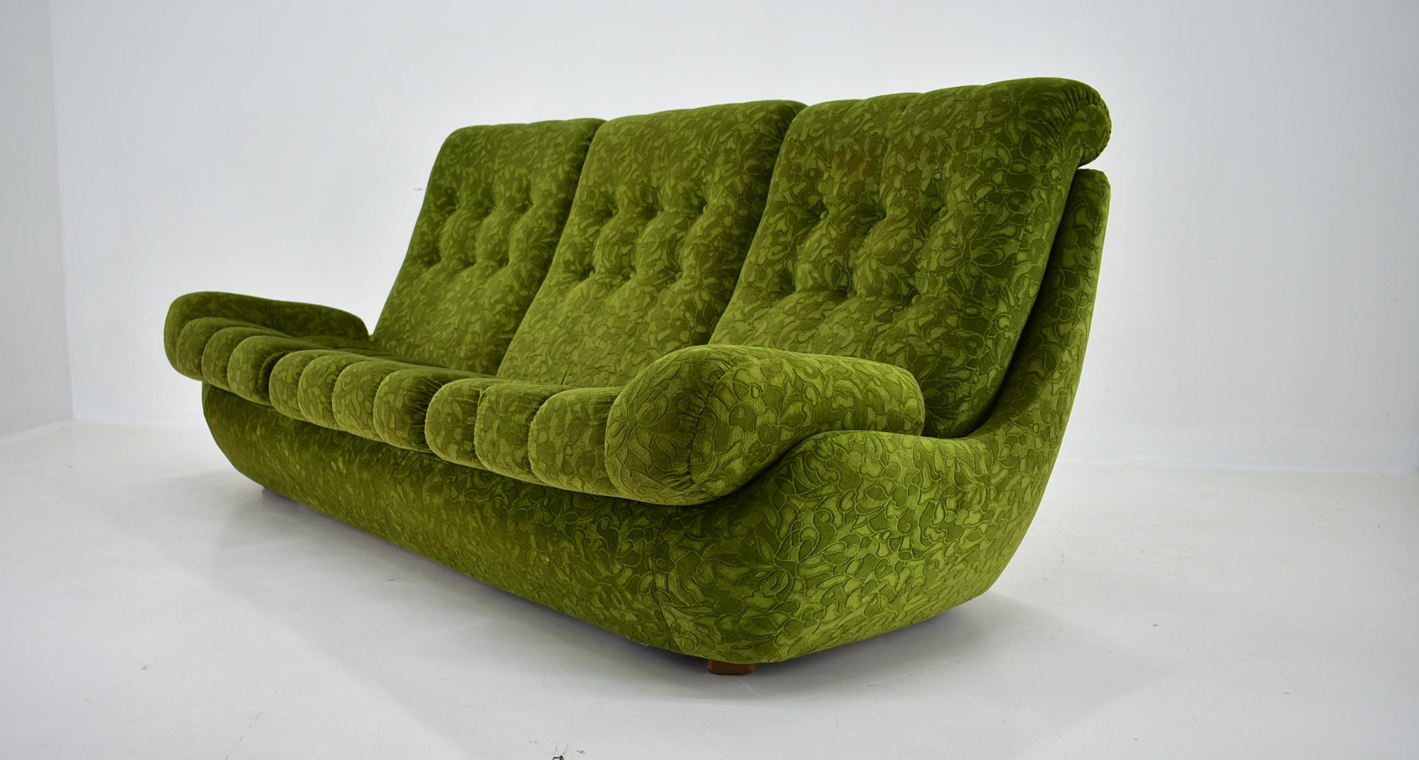 Big Design Three-Seat Sofa Atlantis, 1970s 1