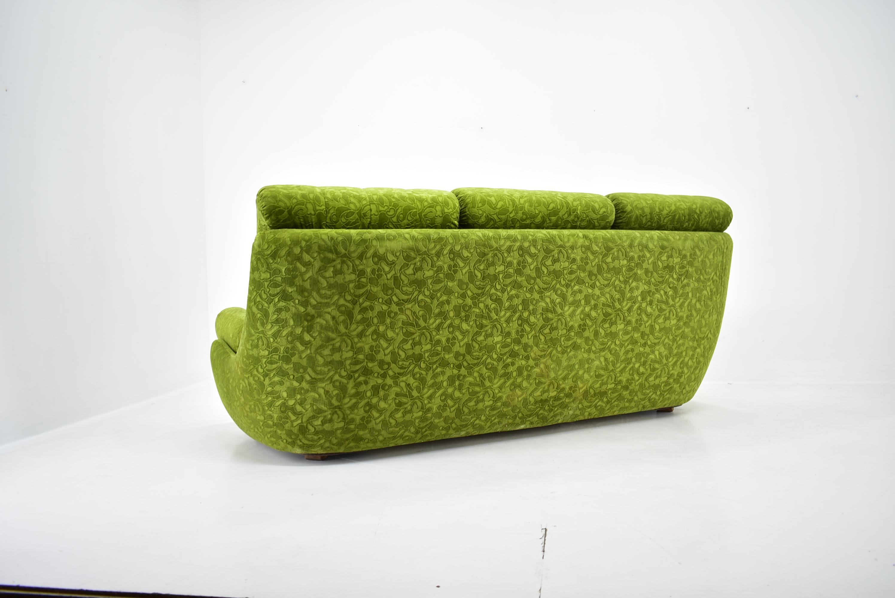 Big Design Three-Seat Sofa Atlantis, 1970s 5