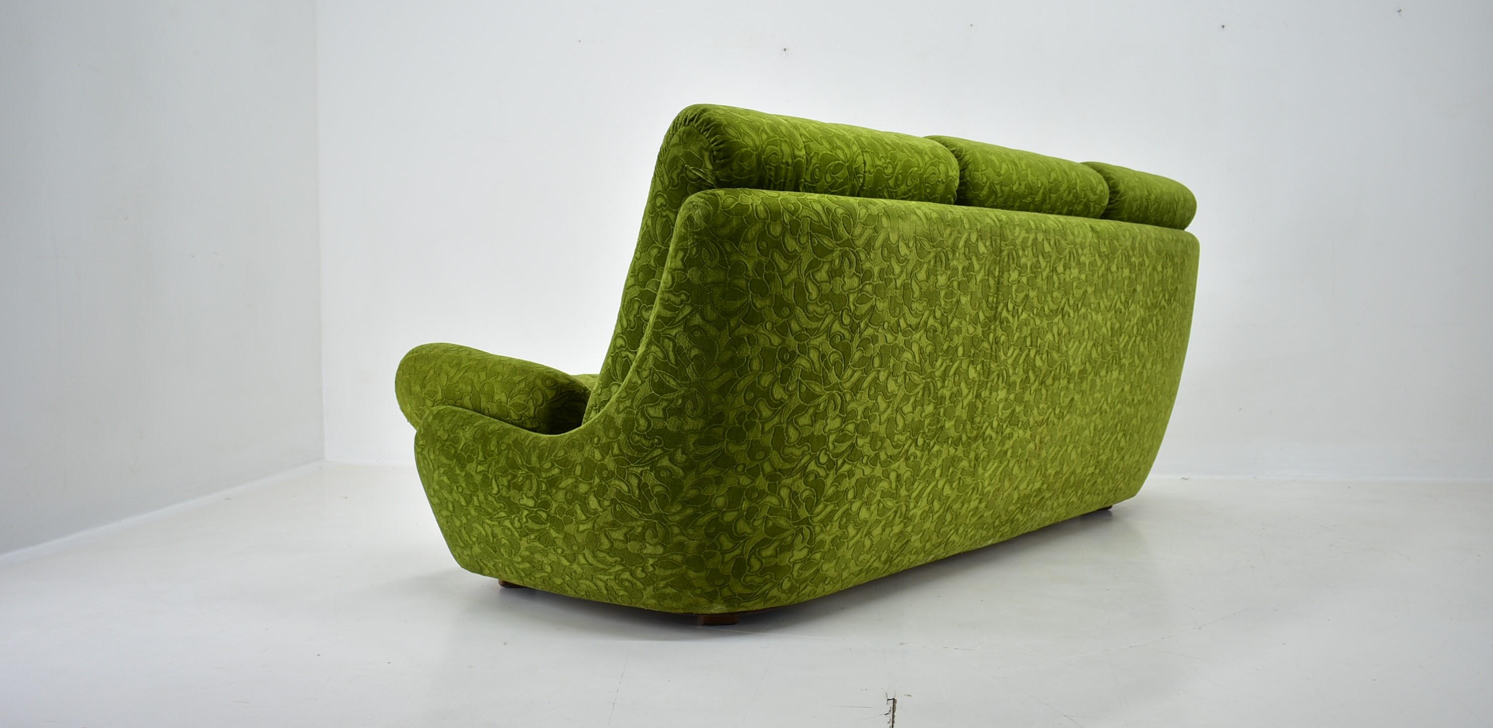 Big Design Three-Seat Sofa Atlantis, 1970s 6