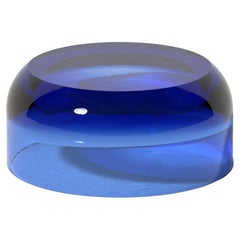 Table d'appoint Big Dew Drop en bleu audacieux, résine translucide, par Ian Cochran