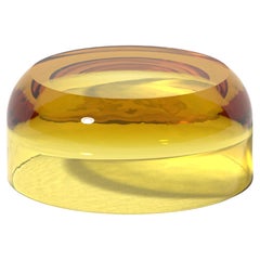 Table d'appoint Big Dew Drop en résine translucide jaune topaze, par Ian Cochran