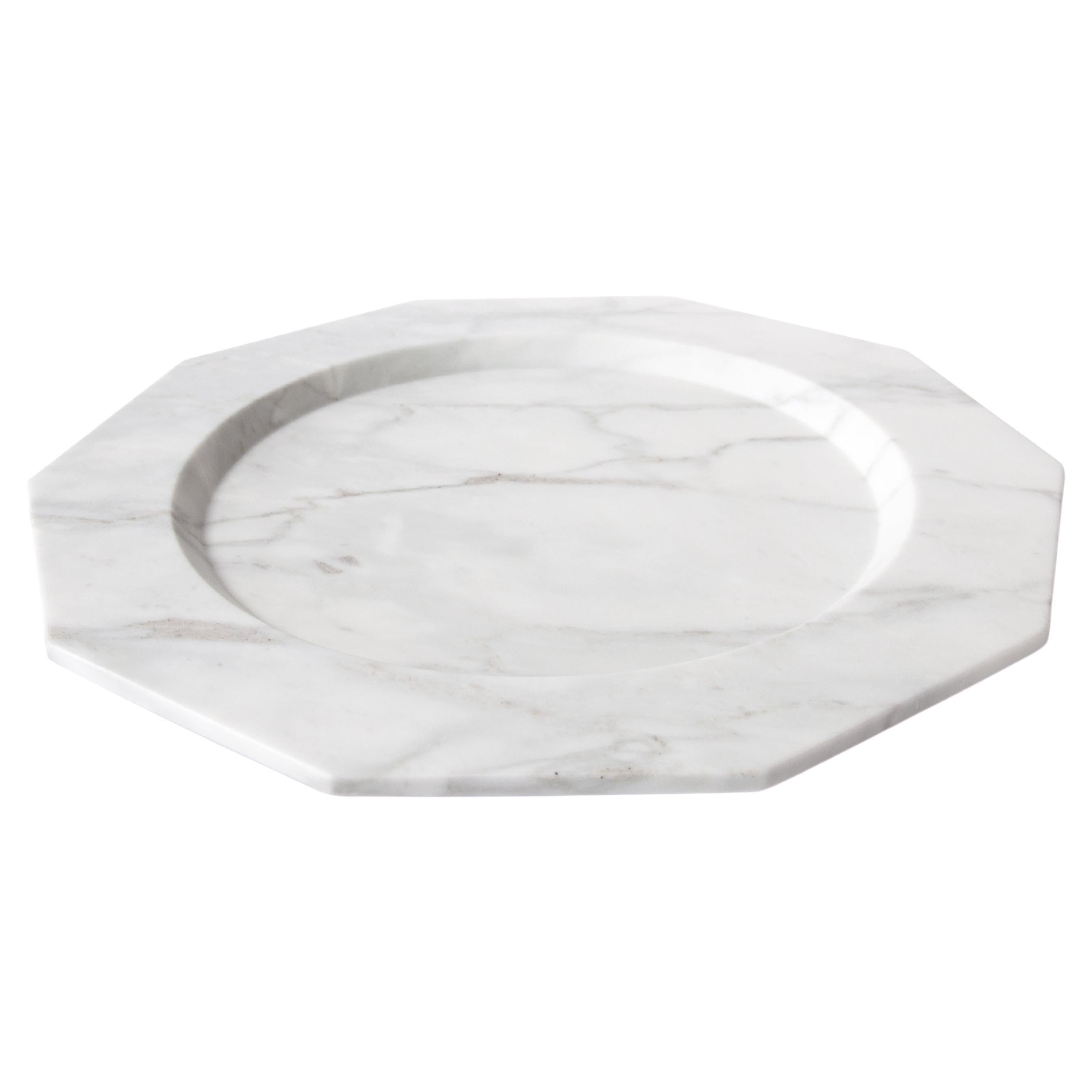 Handmade Big Dinner Plate in Satin Arabescato Marble For Sale