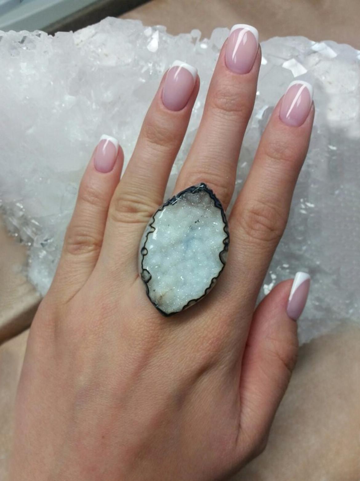 Hand carved ring made from one piece of stone - large natural Agate and Quartz Crystals ring 
gemstone origin - Brazil
stone measurements - 0.94 х 1.57 in / 24 х 40 mm
ring weight - 18.6 grams
ring size - 6.5 1/2 US / 17 diameter / N 13.5 /