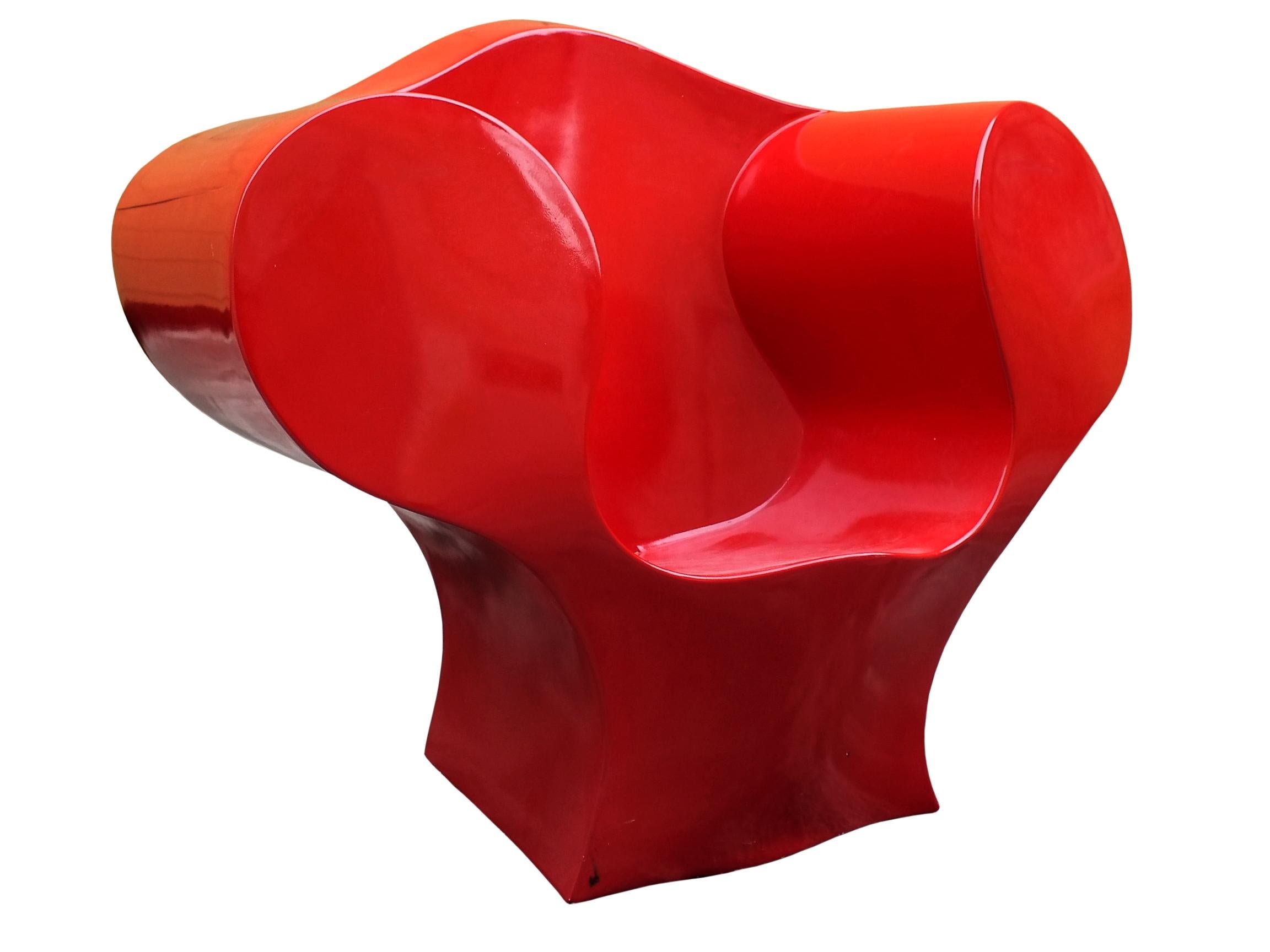 Ron Arad big easy armchair von Moroso Italien Jahre '90, MATERIAL; polietilene glänzend rot, dies ist eine rot lackierte Version bin Jahre 1991 entworfen.

 Guter Vintage-Zustand mit leichten Gebrauchsspuren, signiert und datiert 06/03.

 Maße: