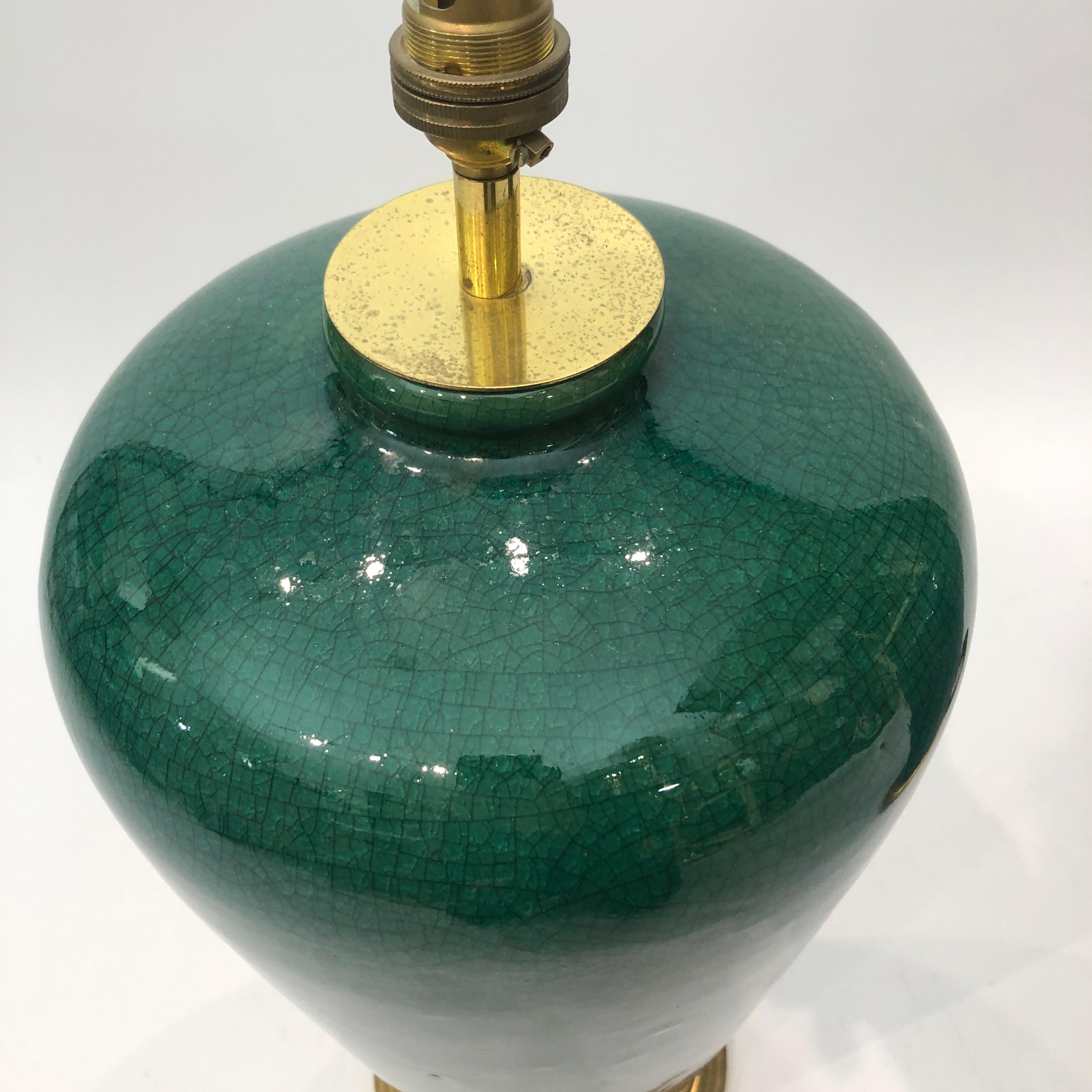 Große smaragdgrüne Craquelé-Tischlampe aus Keramik, Mid-Century Modern, 1970er Jahre, vergoldet im Angebot 4