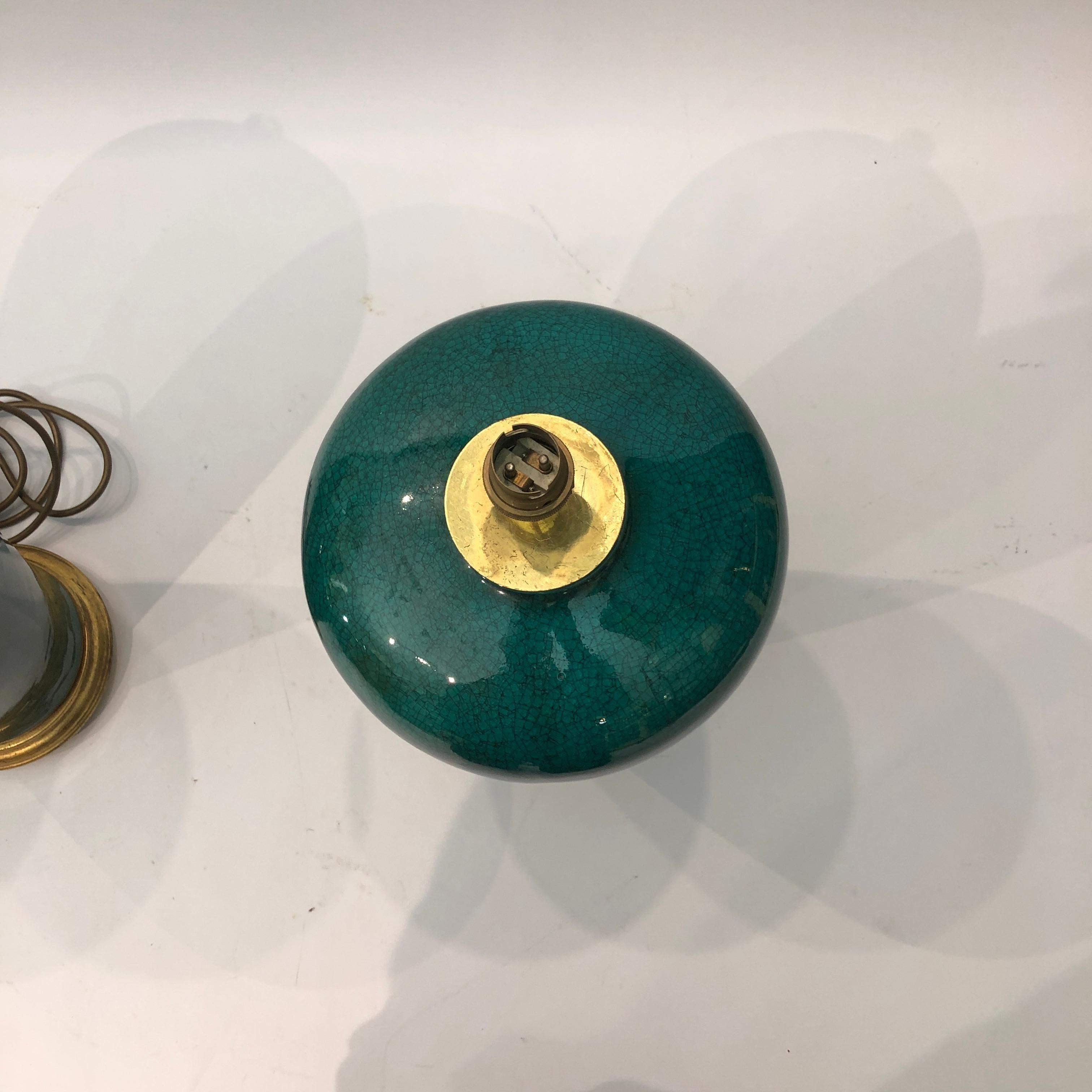 Große smaragdgrüne Craquelé-Tischlampe aus Keramik, Mid-Century Modern, 1970er Jahre, vergoldet im Angebot 2