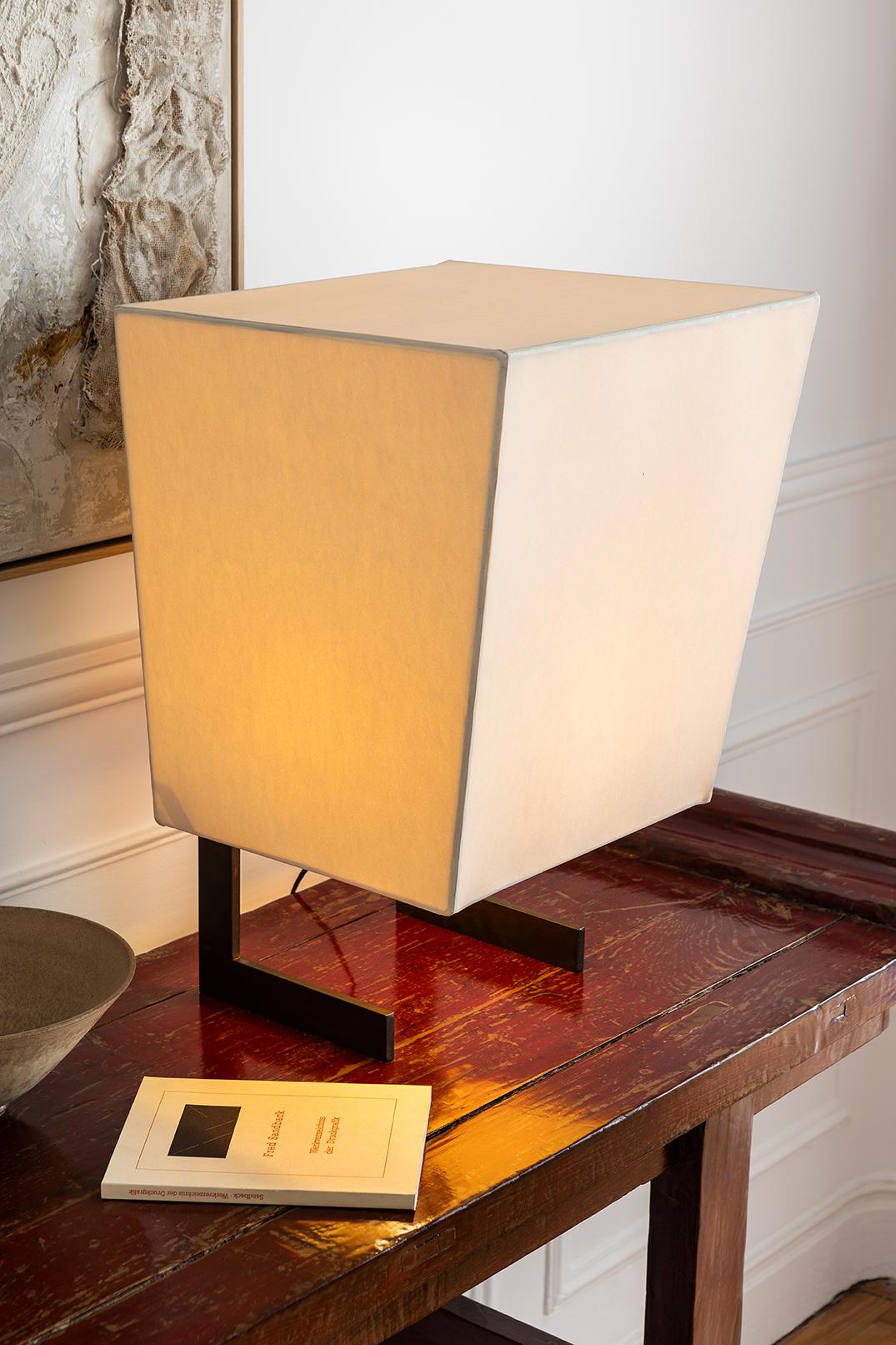 Big Trapezoid Contemporary Floor Table lamp Parchment Paper Ryan Jones II In New Condition For Sale In Madrid, ES