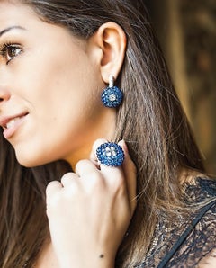 Boucles d'oreilles en or 18 carats avec grandes fleurs et diamants ronds