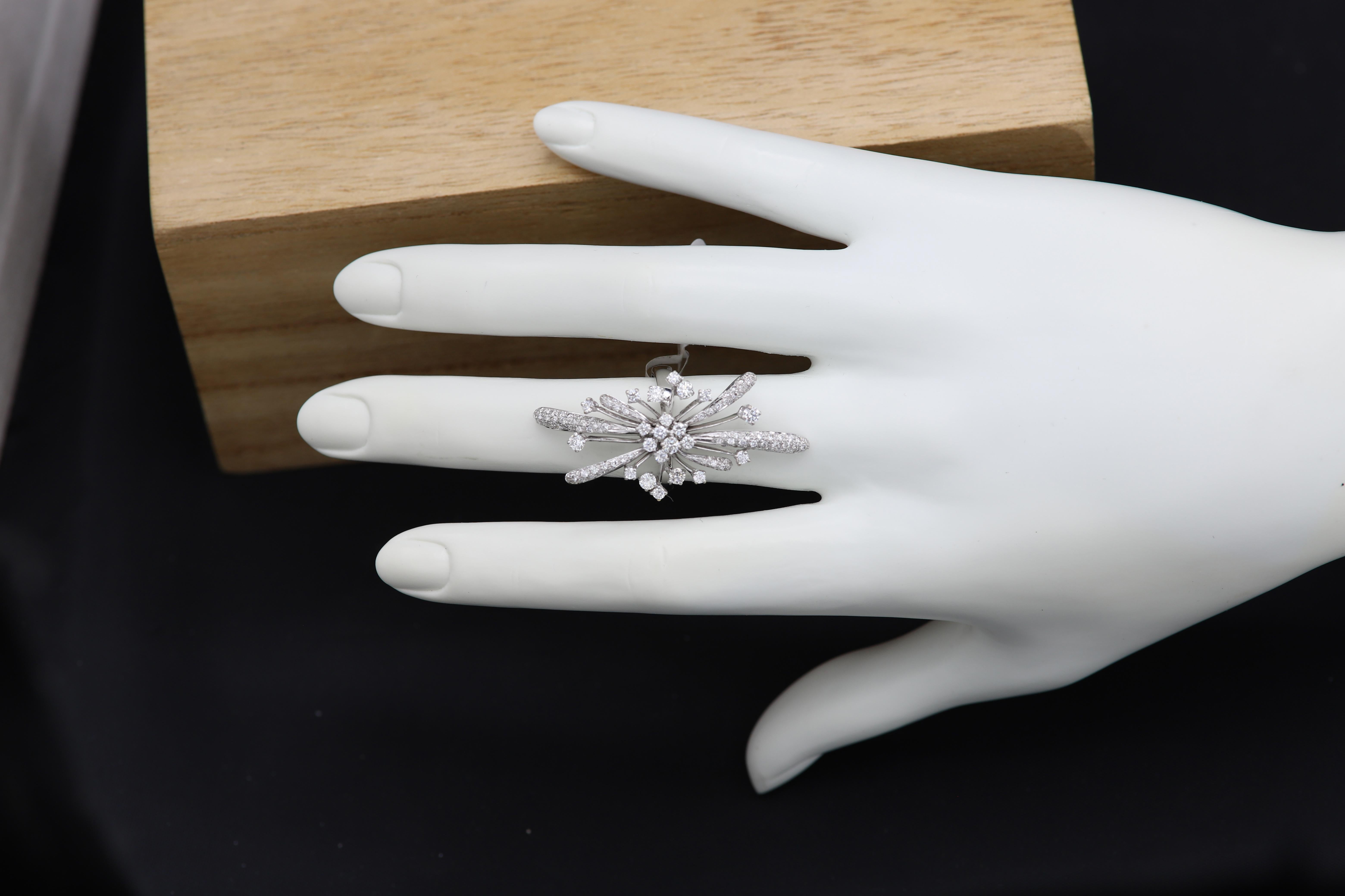 Women's Big Flower Ring Diamond Flower 18 Karat White Gold