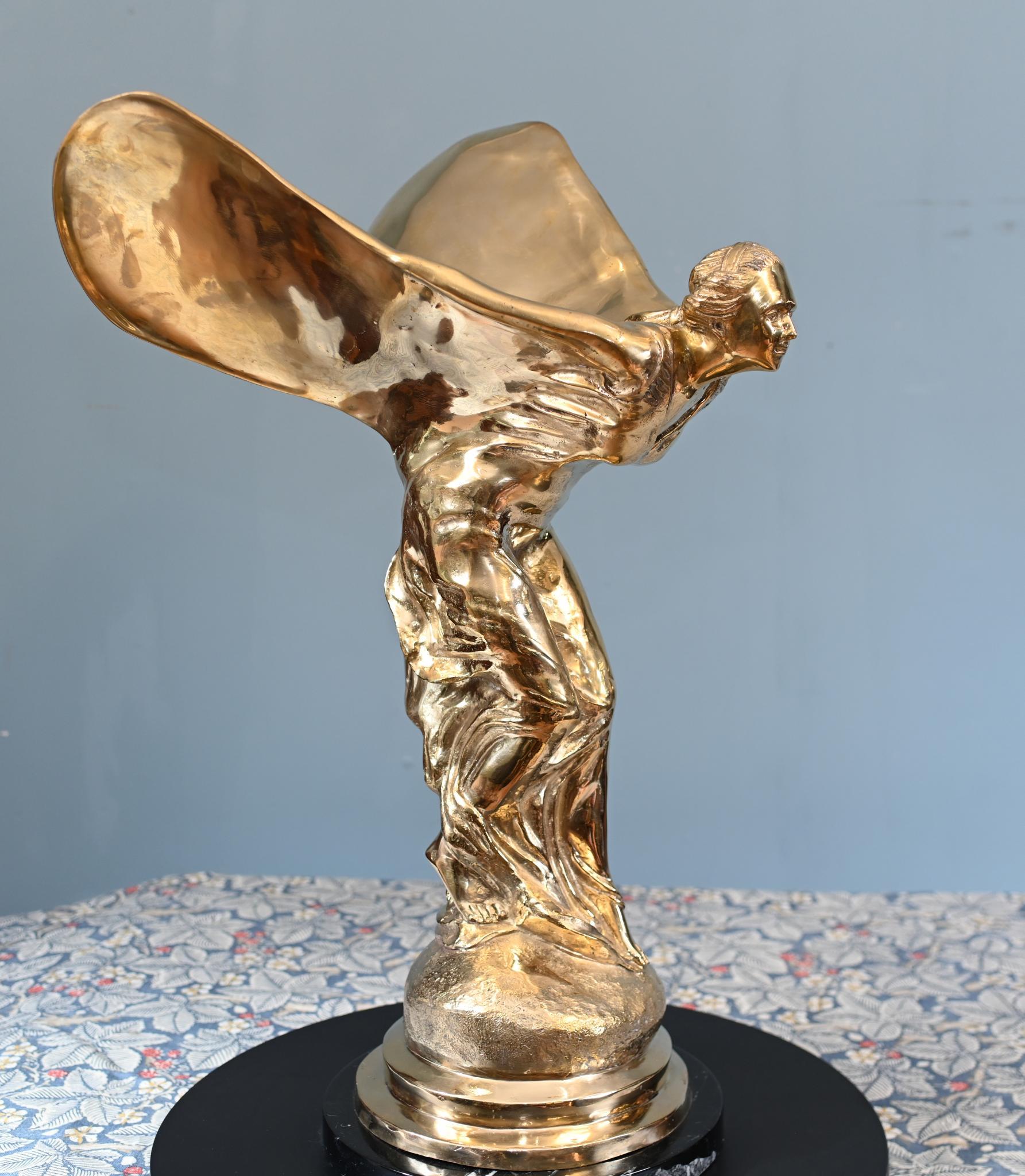 Estatua de la Gran Dama Voladora Art Nouveau Bronce Espíritu del Extasis en venta 5