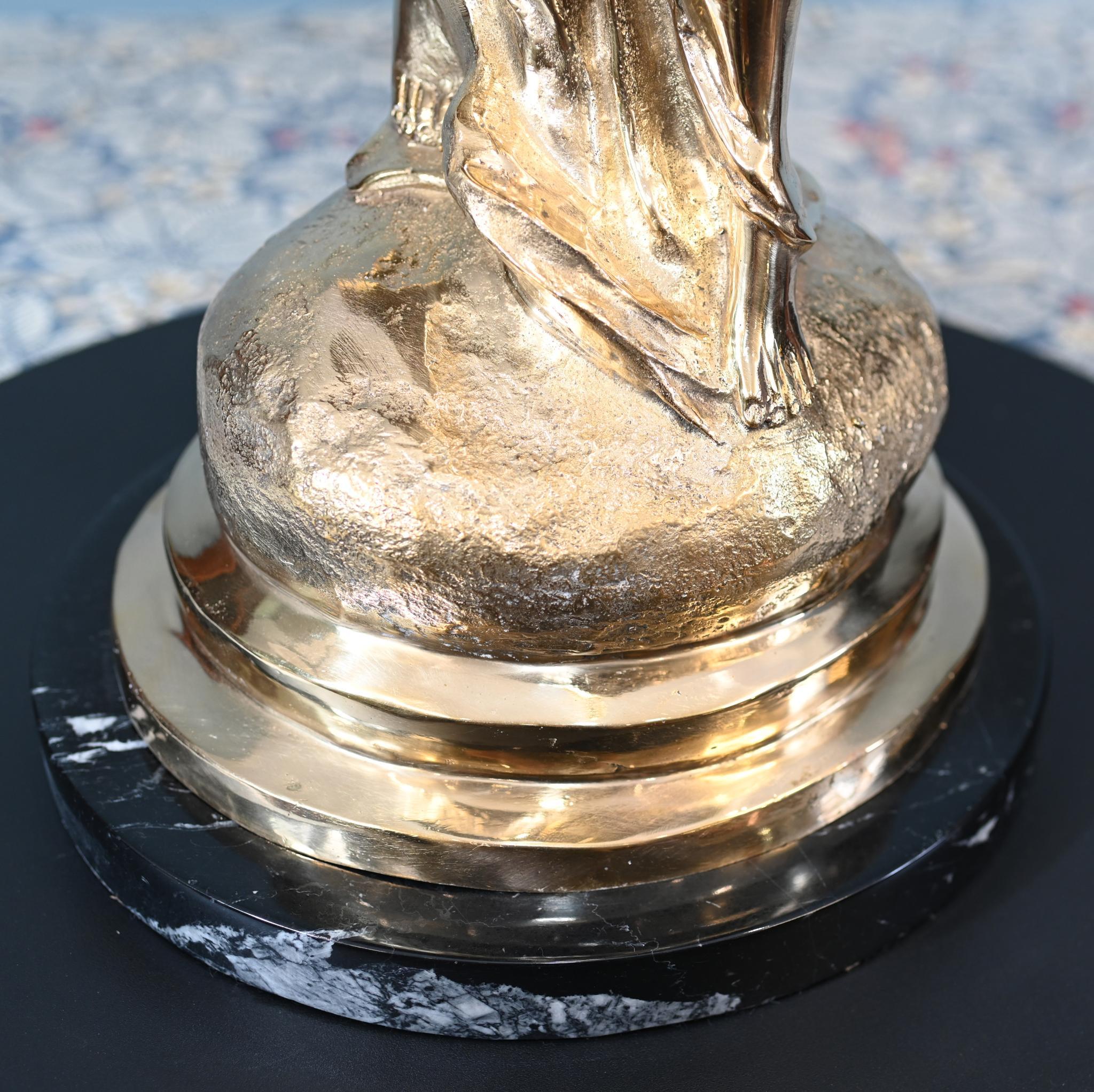 Estatua de la Gran Dama Voladora Art Nouveau Bronce Espíritu del Extasis en venta 1