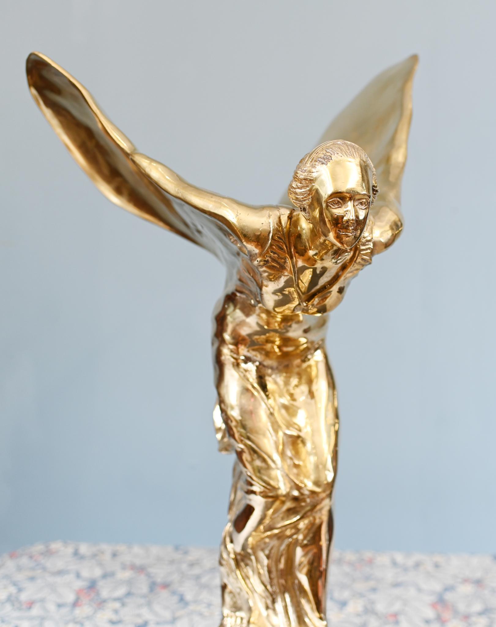 Estatua de la Gran Dama Voladora Art Nouveau Bronce Espíritu del Extasis en venta 3