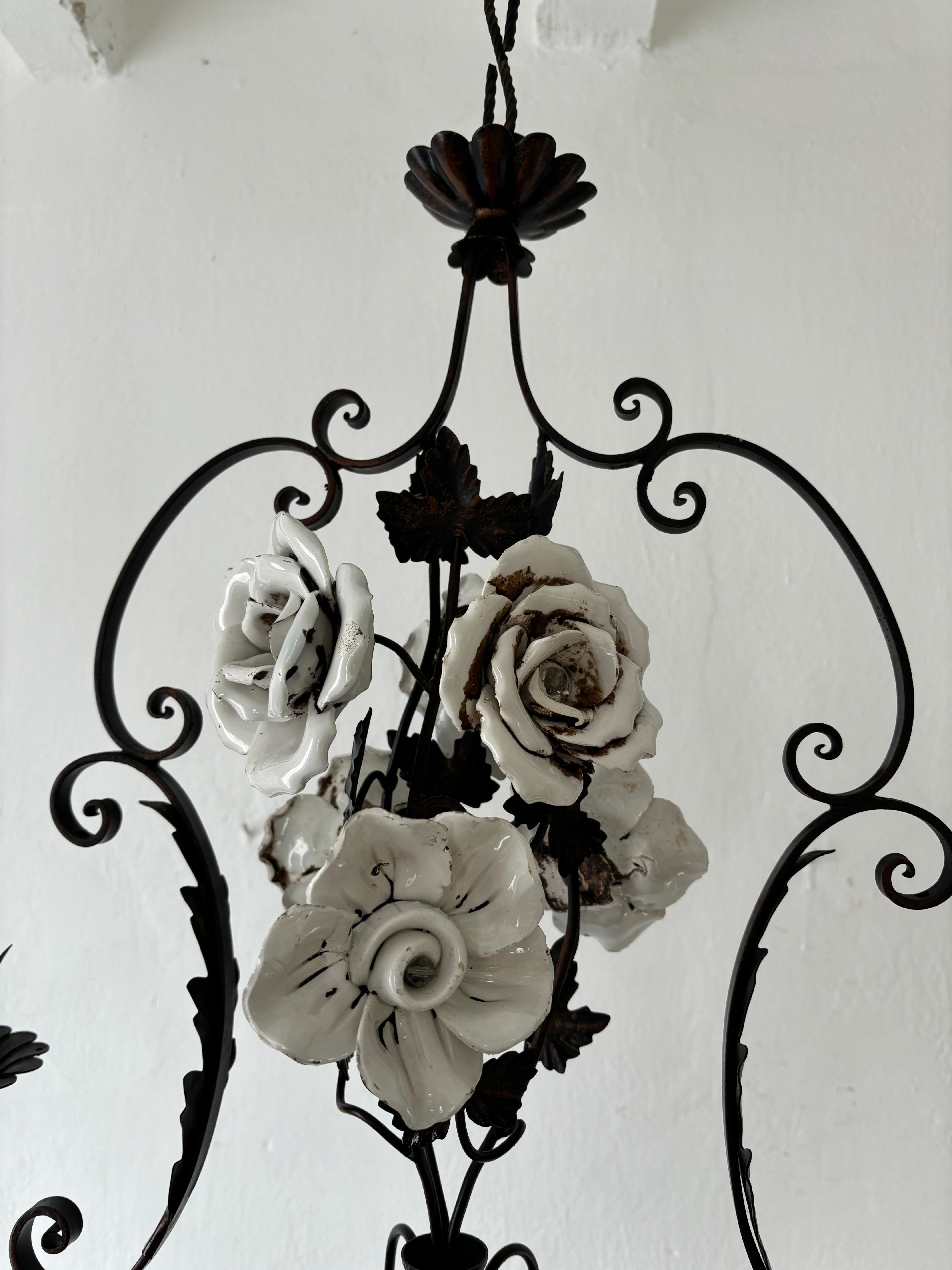 19th Century Big French Wrought Iron Porcelain Roses Vase & Tassel Chandelier, circa 1880 For Sale