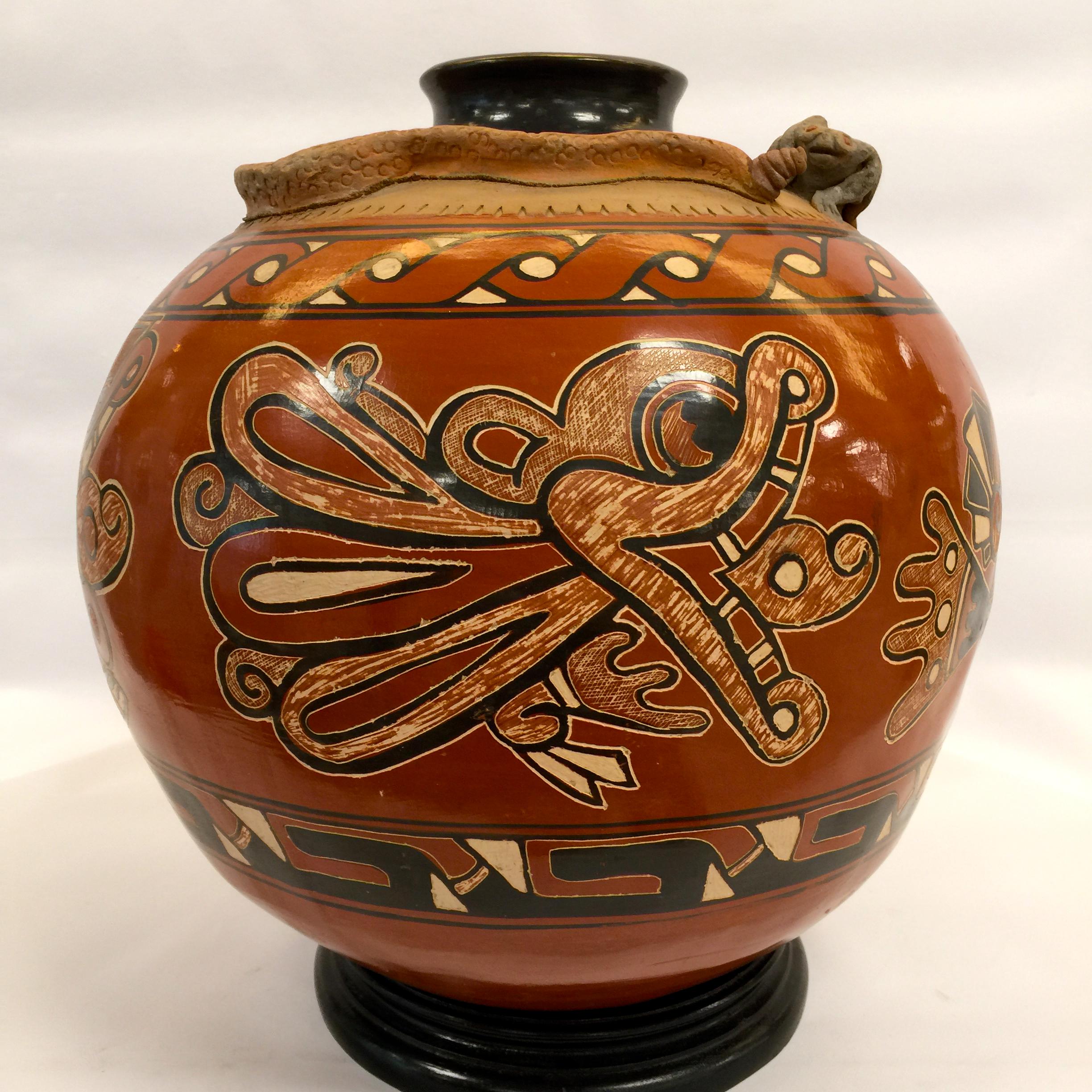 Brazilian Big Funerary Urn from the Tupinambas Tribe in Ceramic Painted For Sale