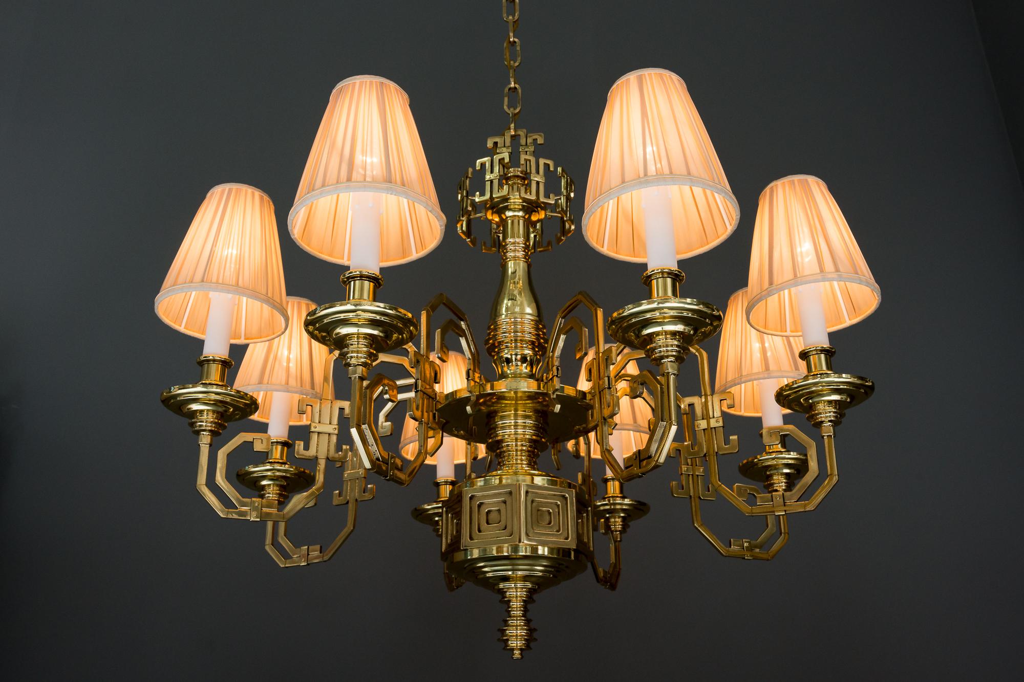 Big Gaetano Sciolari Brass Saloon Chandelier, circa 1920s For Sale 10