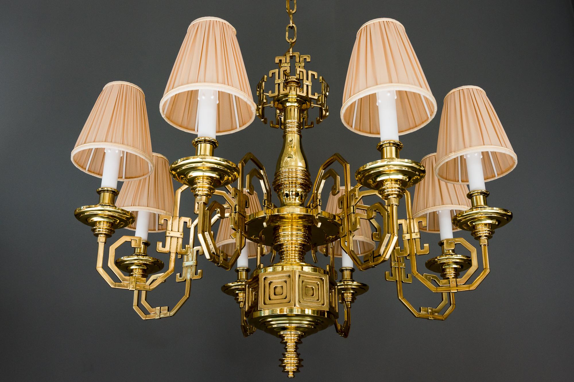 Italian Big Gaetano Sciolari Brass Saloon Chandelier, circa 1920s For Sale