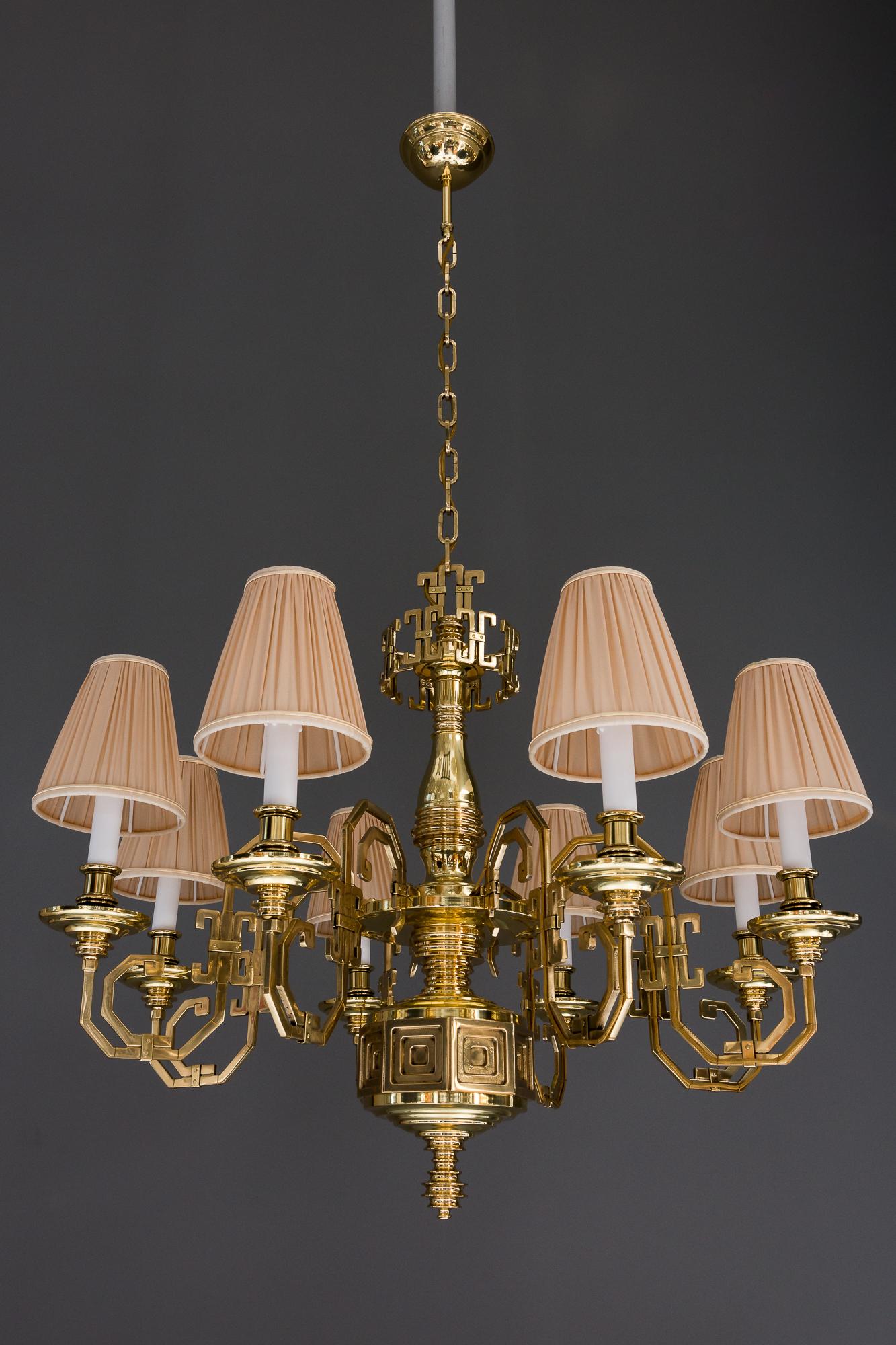 Early 20th Century Big Gaetano Sciolari Brass Saloon Chandelier, circa 1920s For Sale