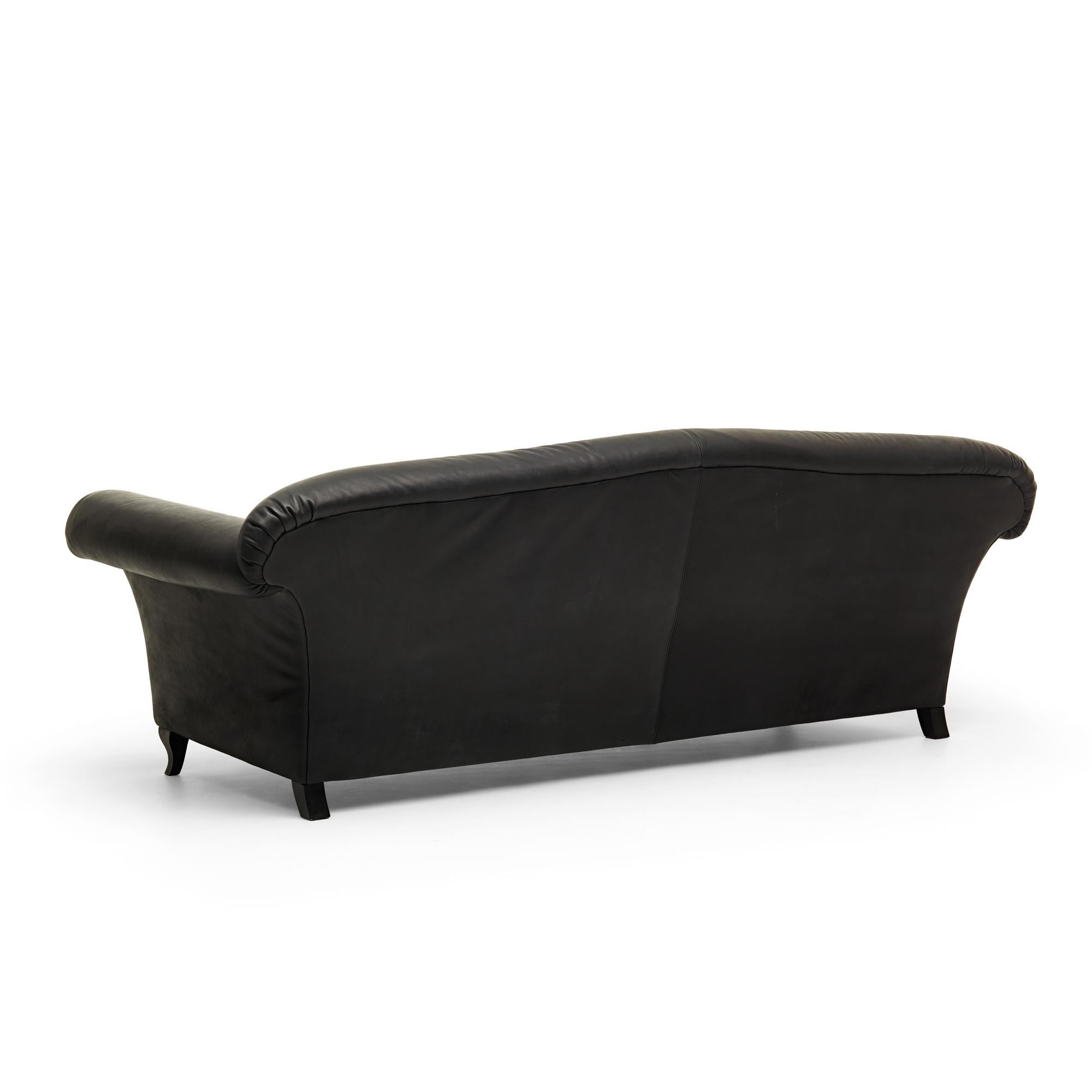Italian 21st Century Modern Sofa Upholstered In Leather For Sale