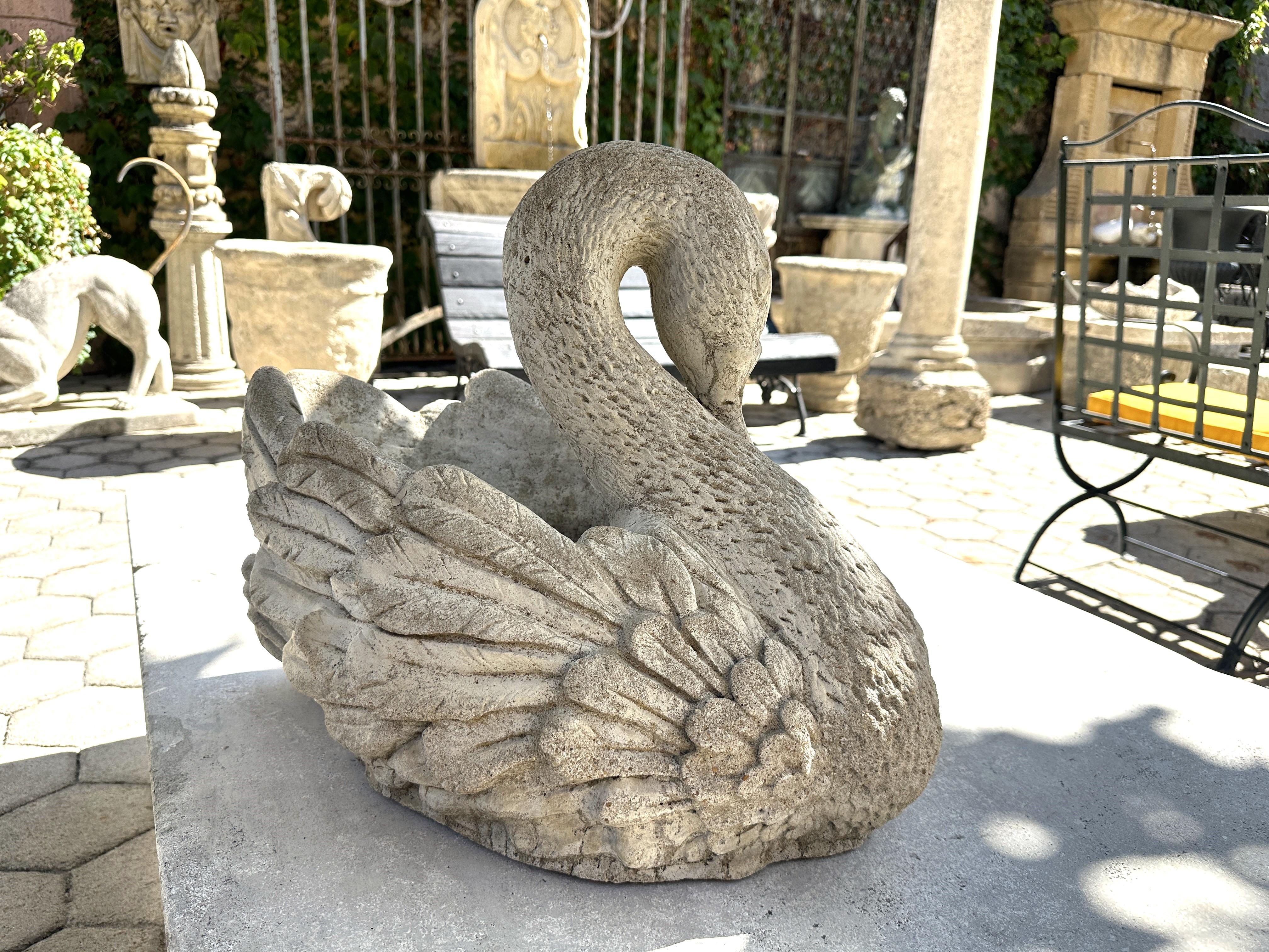 Pierre artificielle Bigli Garden Swan Hand Crafts Planter Jardinière Center Piece Rustic Focal Point en vente