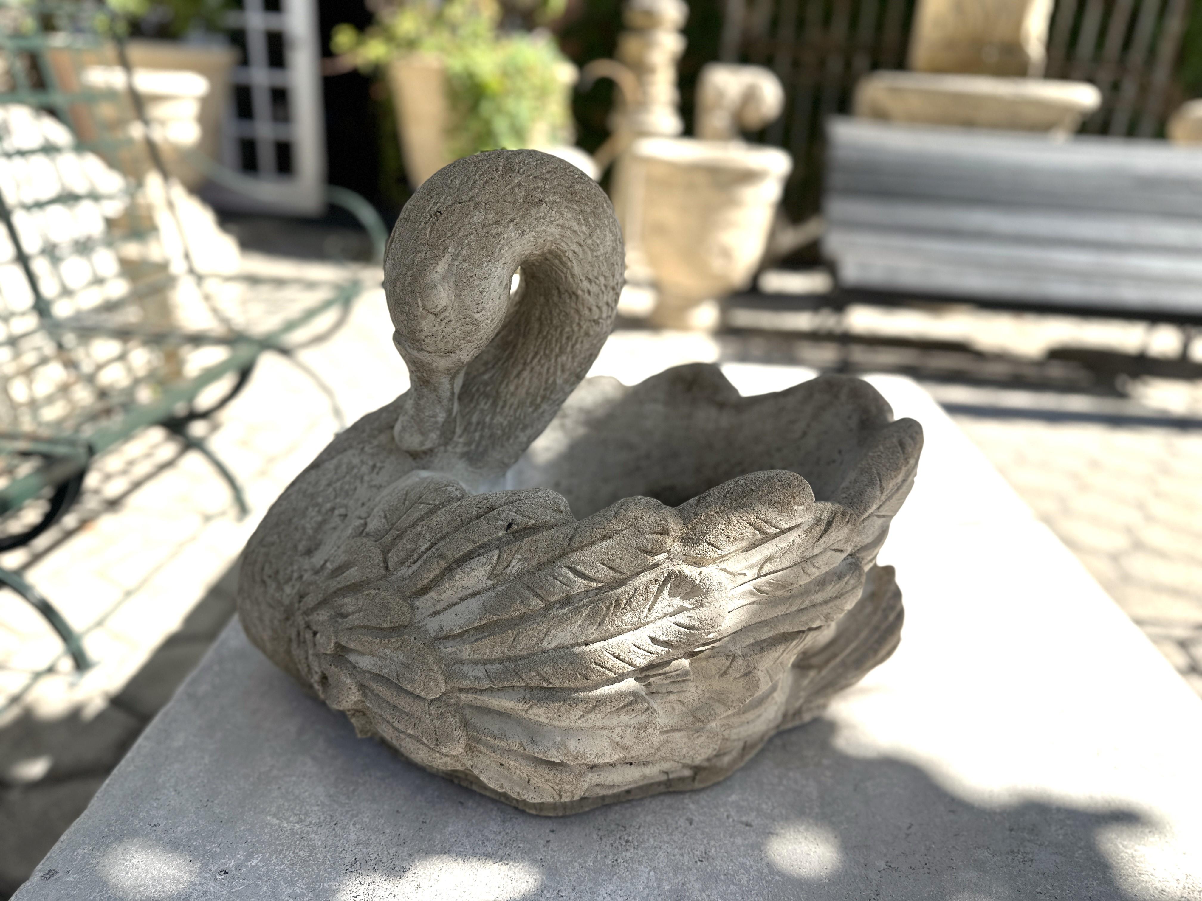 Bigli Garden Swan Hand Crafts Planter Jardinière Center Piece Rustic Focal Point en vente 1