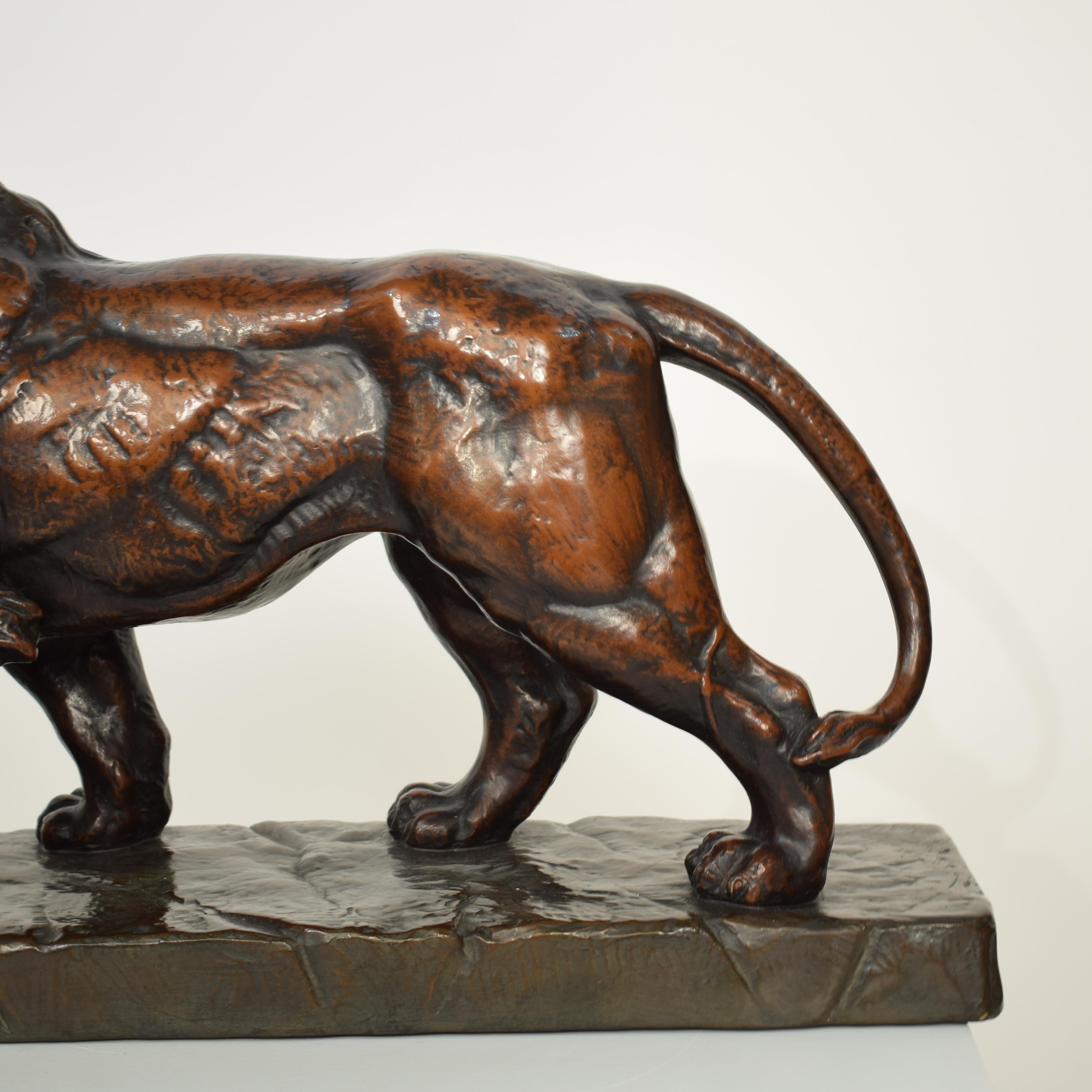 Grande sculpture allemande Art Déco de lion en céramique, cuivre terre cuite, 1930 en vente 1