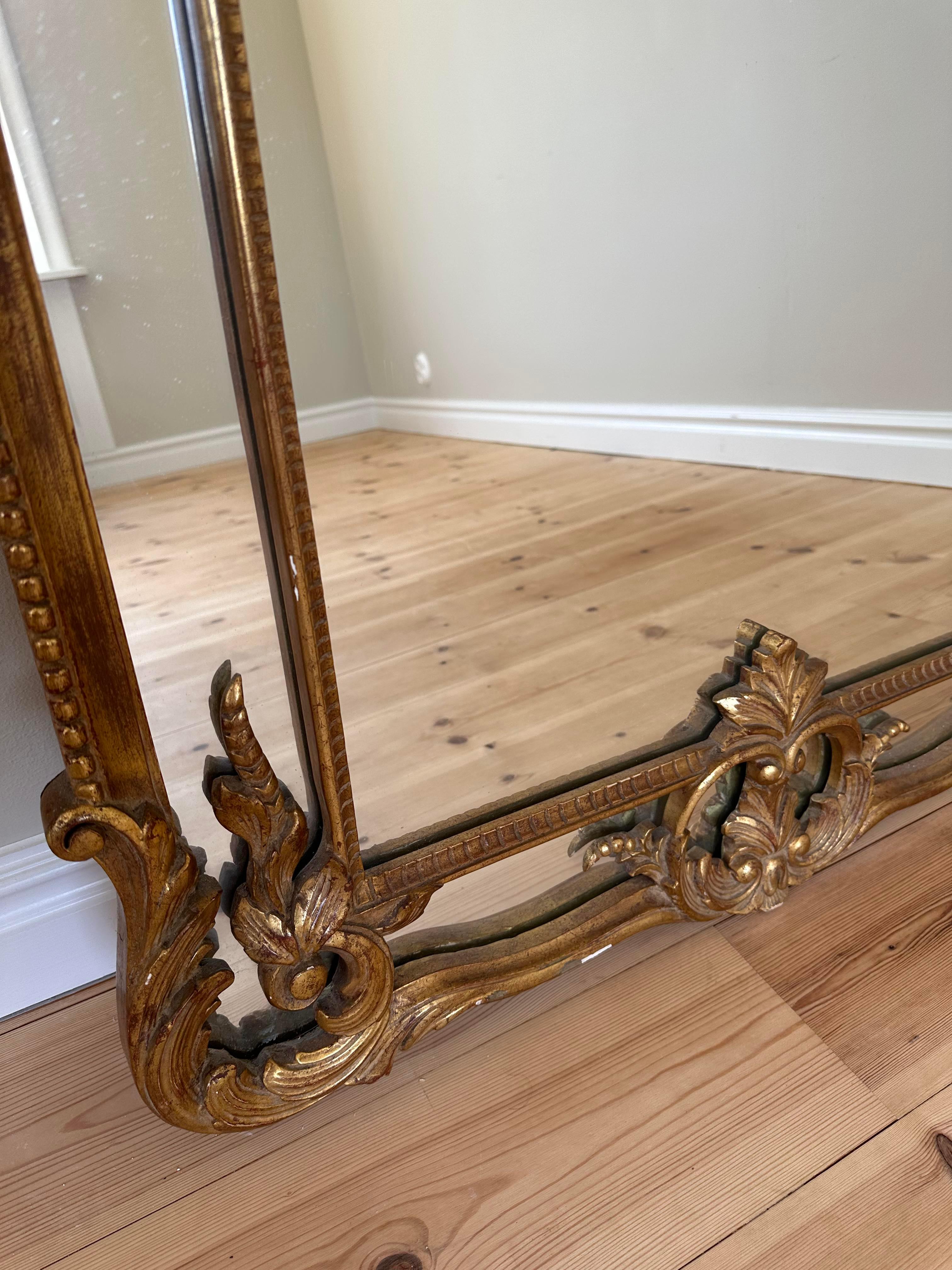 French Big gilded wall mirror  For Sale