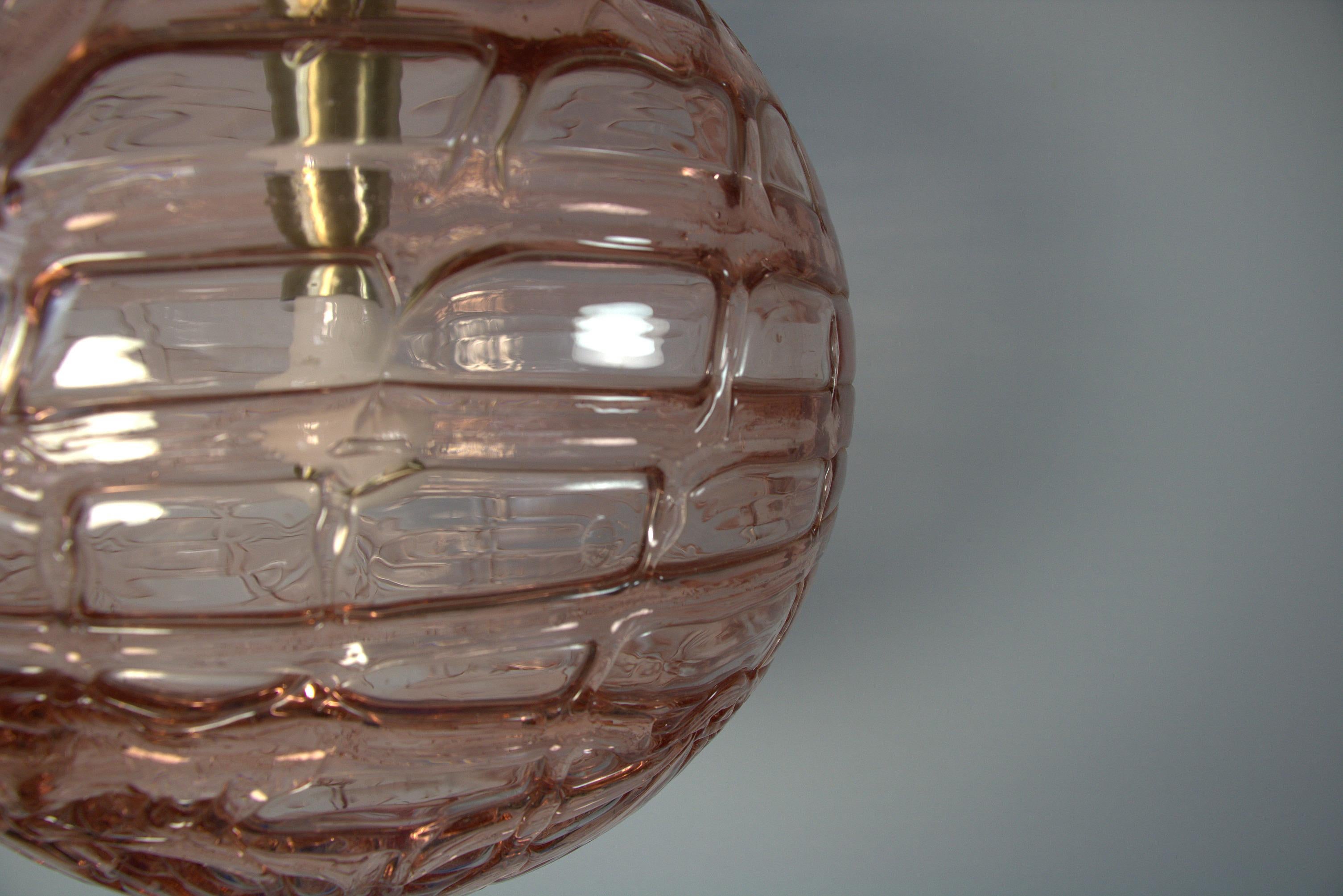 Lámpara colgante Big Glass Ball de Doria, cristal de Murano, rosa raro, años 70 Cristal de Murano en venta