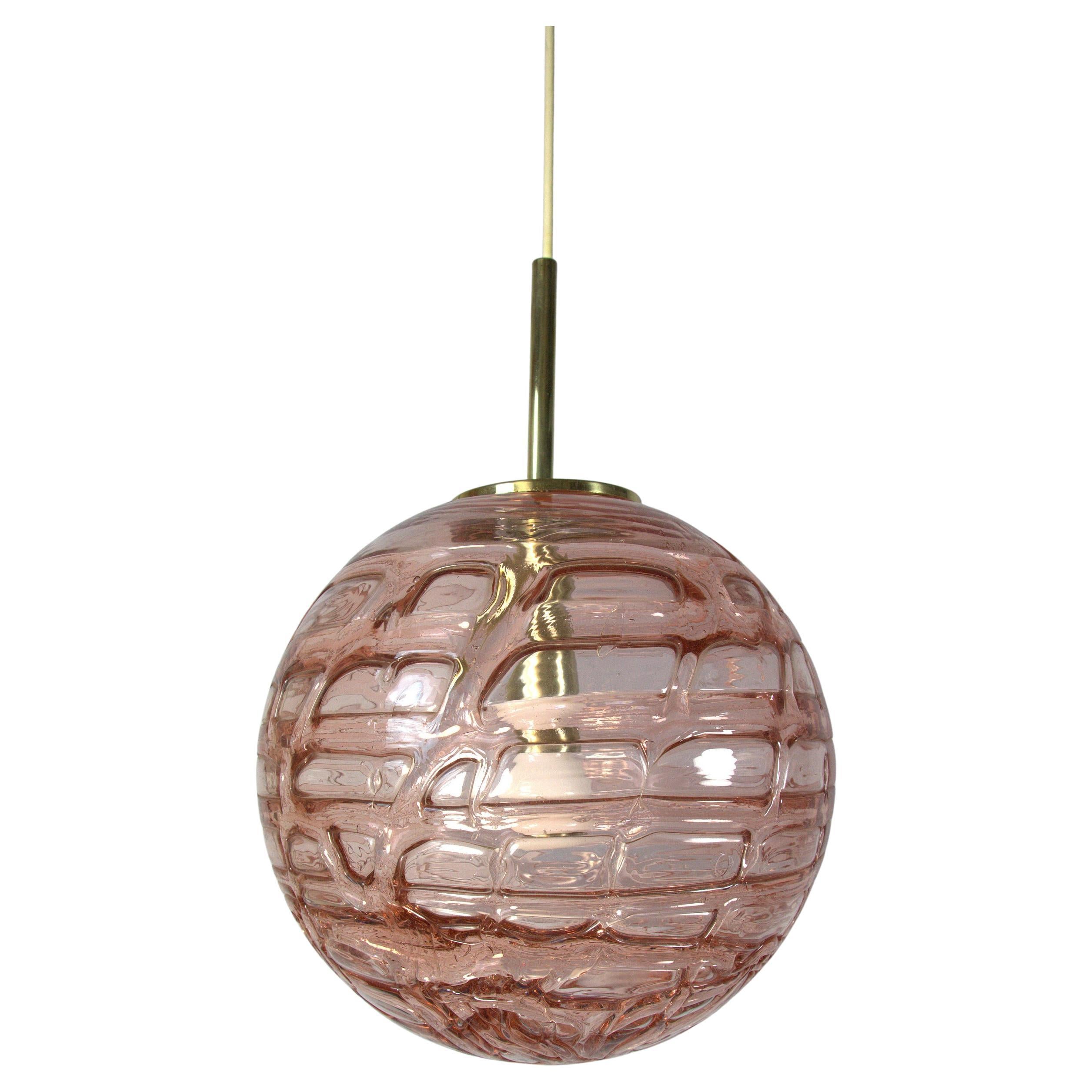 Lámpara colgante Big Glass Ball de Doria, cristal de Murano, rosa raro, años 70 en venta