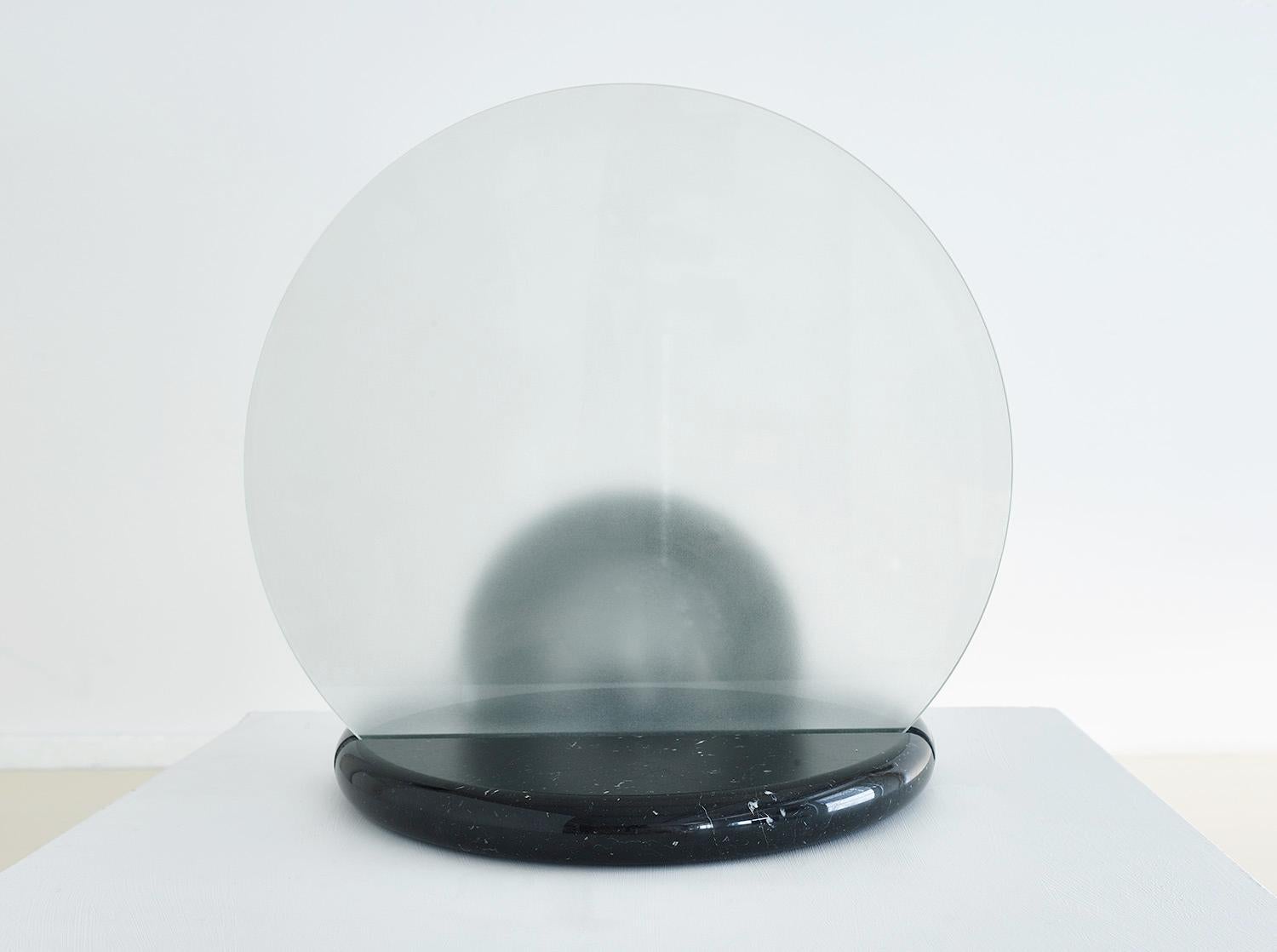 Große Tischlampe „Gong“ aus Marmor und Glas von Bruno Gecchelin, Skipper, 1981 im Angebot 1