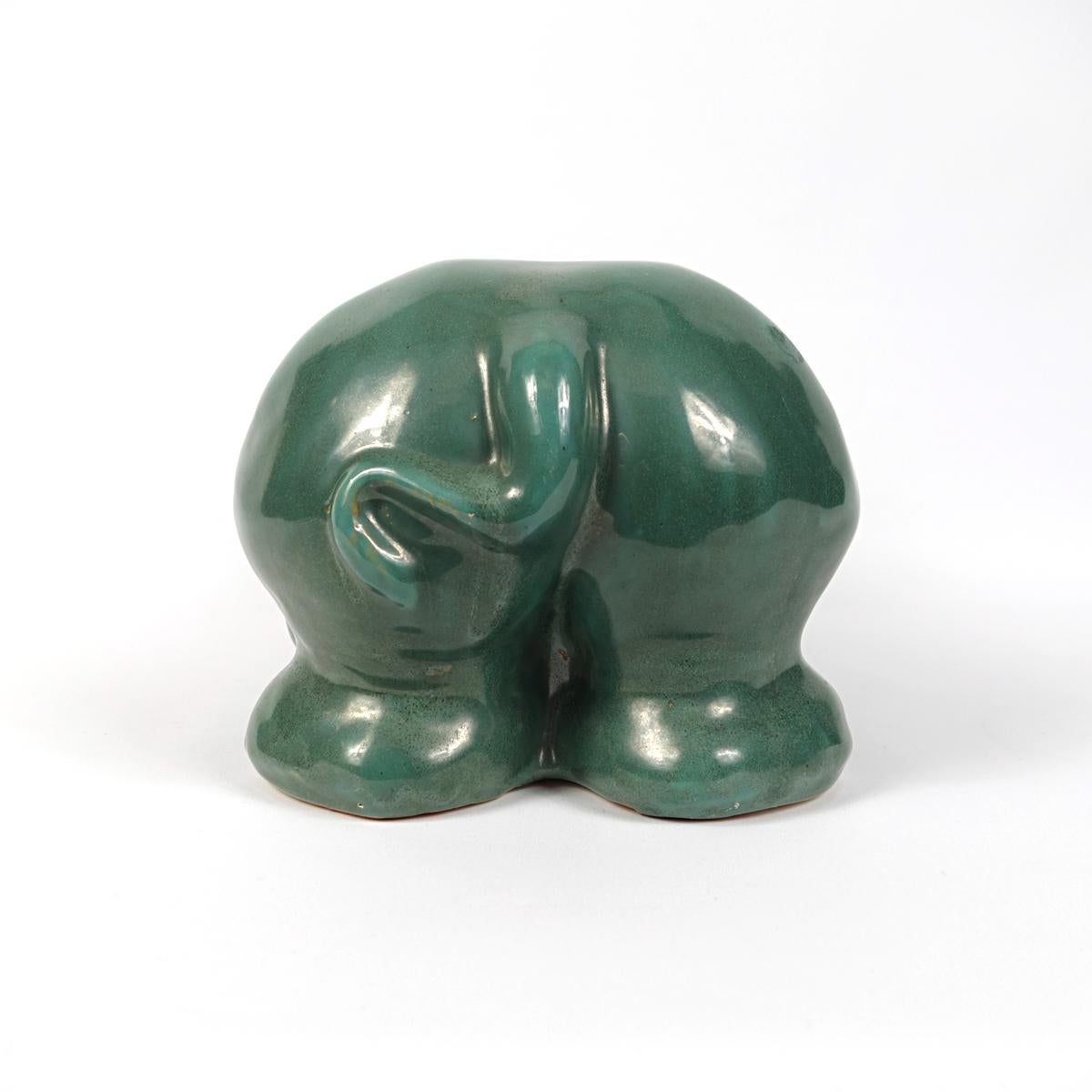 Grande statue en cramique verte joyeuse reprsentant un Hippopotamus Bon état - En vente à Doornspijk, NL