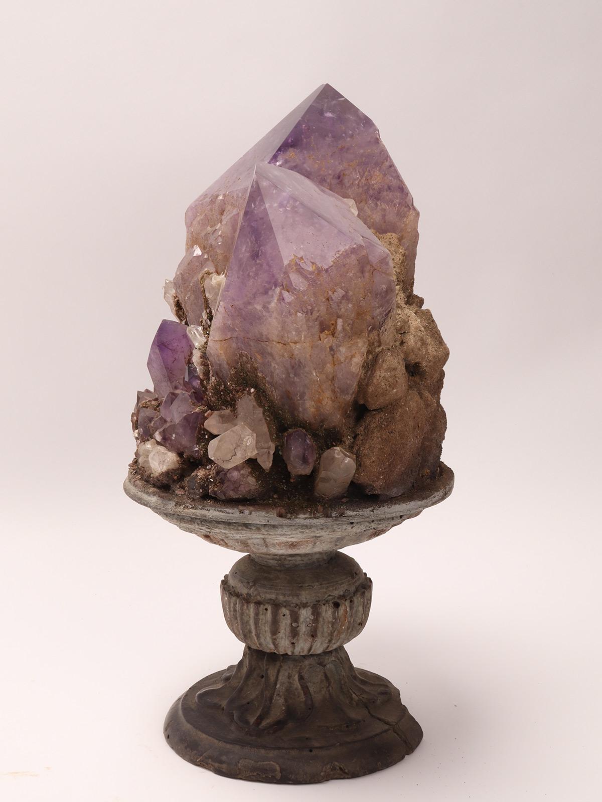 Gran grupo de ejemplares minerales de naturalia: amatista y cuarzo, Italia 1870. Amatista en venta