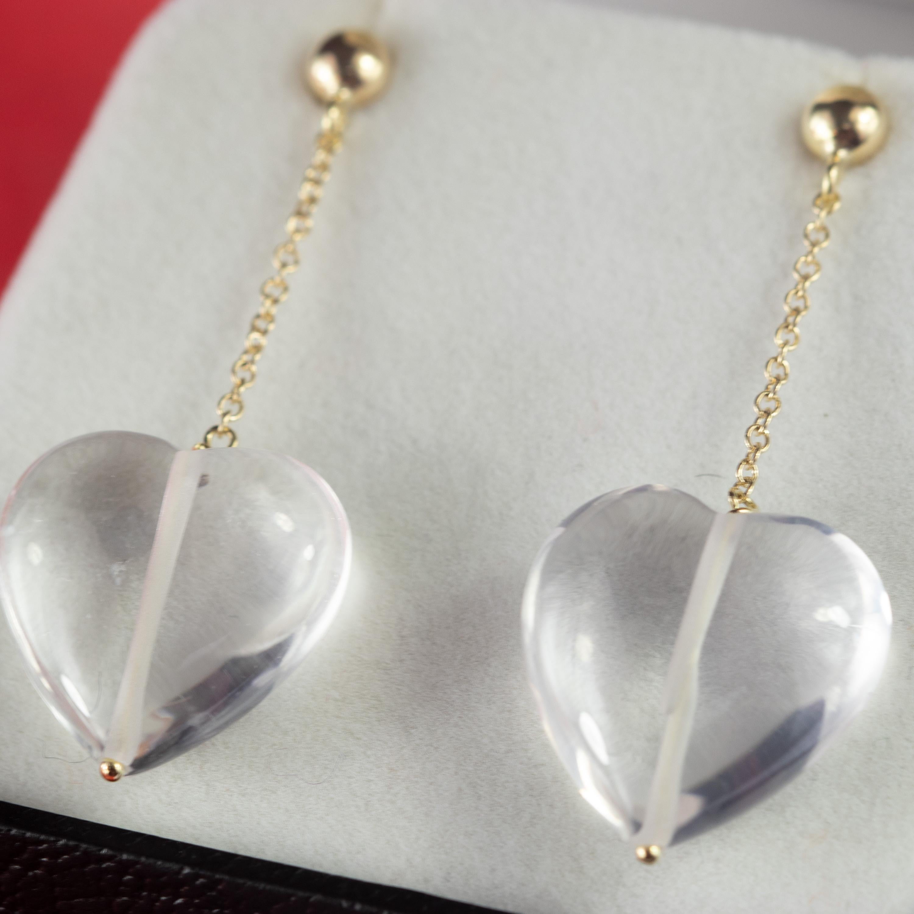 Boucles d'oreilles chics en or jaune 18 carats avec pendentifs en cristal de roche en forme de grand cœur pour la Saint-Valentin en vente 2